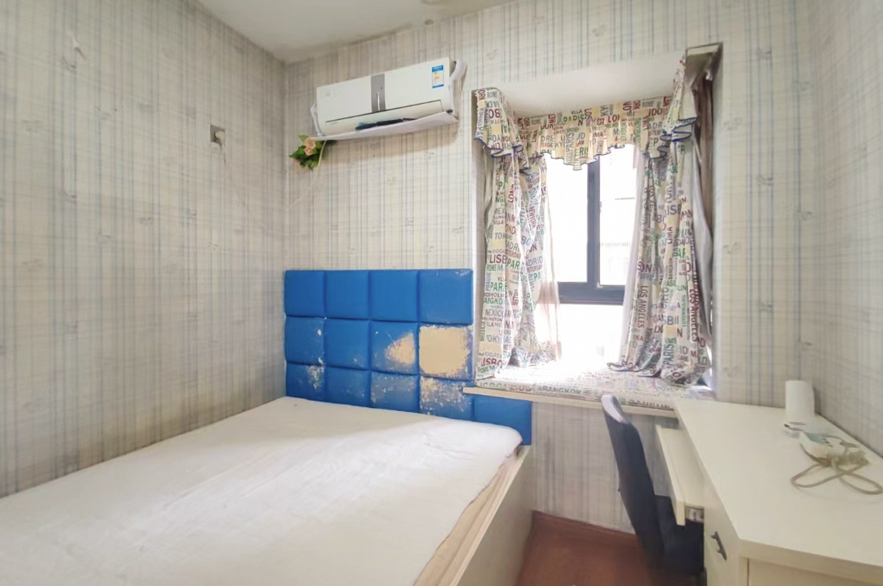 高鑫麓城  2室2厅1卫    87.0万 高鑫麓城  2室2厅1卫    87.0万卧室