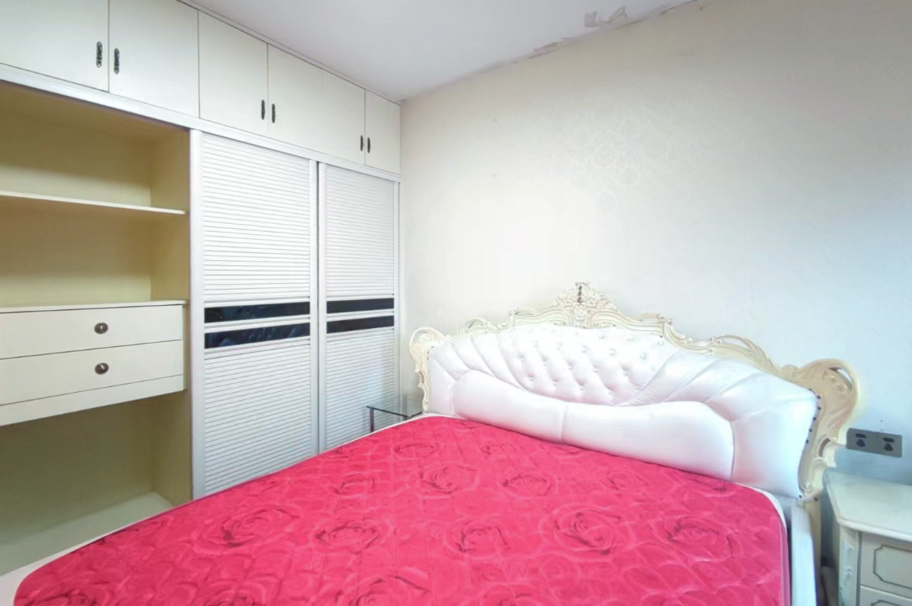 高鑫麓城  2室2厅1卫    87.0万 高鑫麓城  2室2厅1卫    87.0万卧室