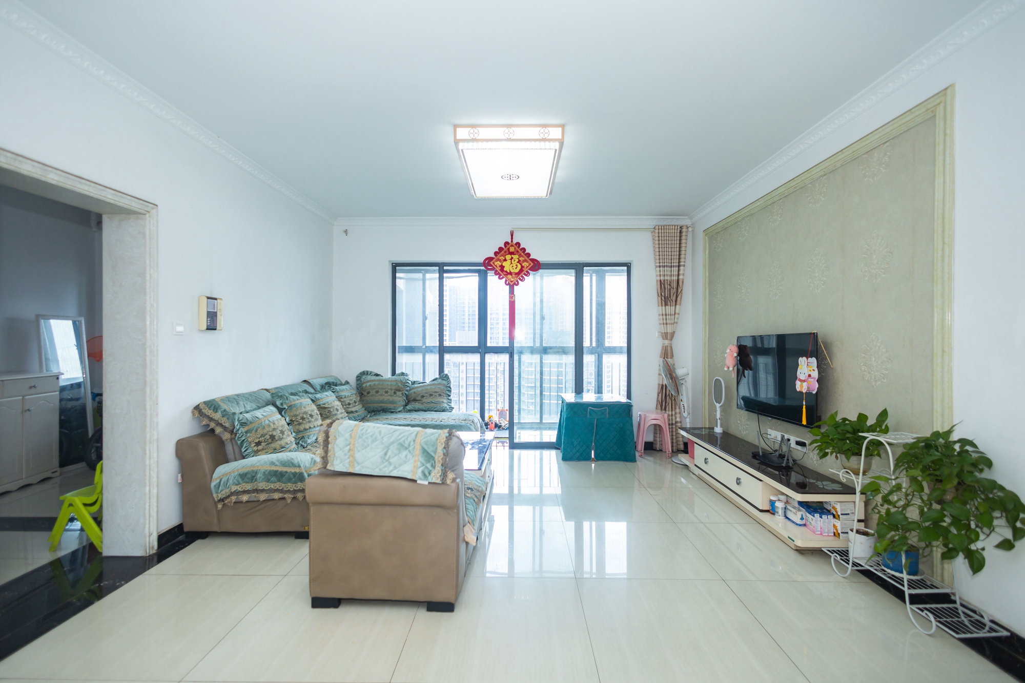 恒基凯旋门一二期 4室2厅3卫 145.0万 恒基凯旋门一二期 4室2厅3卫 145.0万客厅