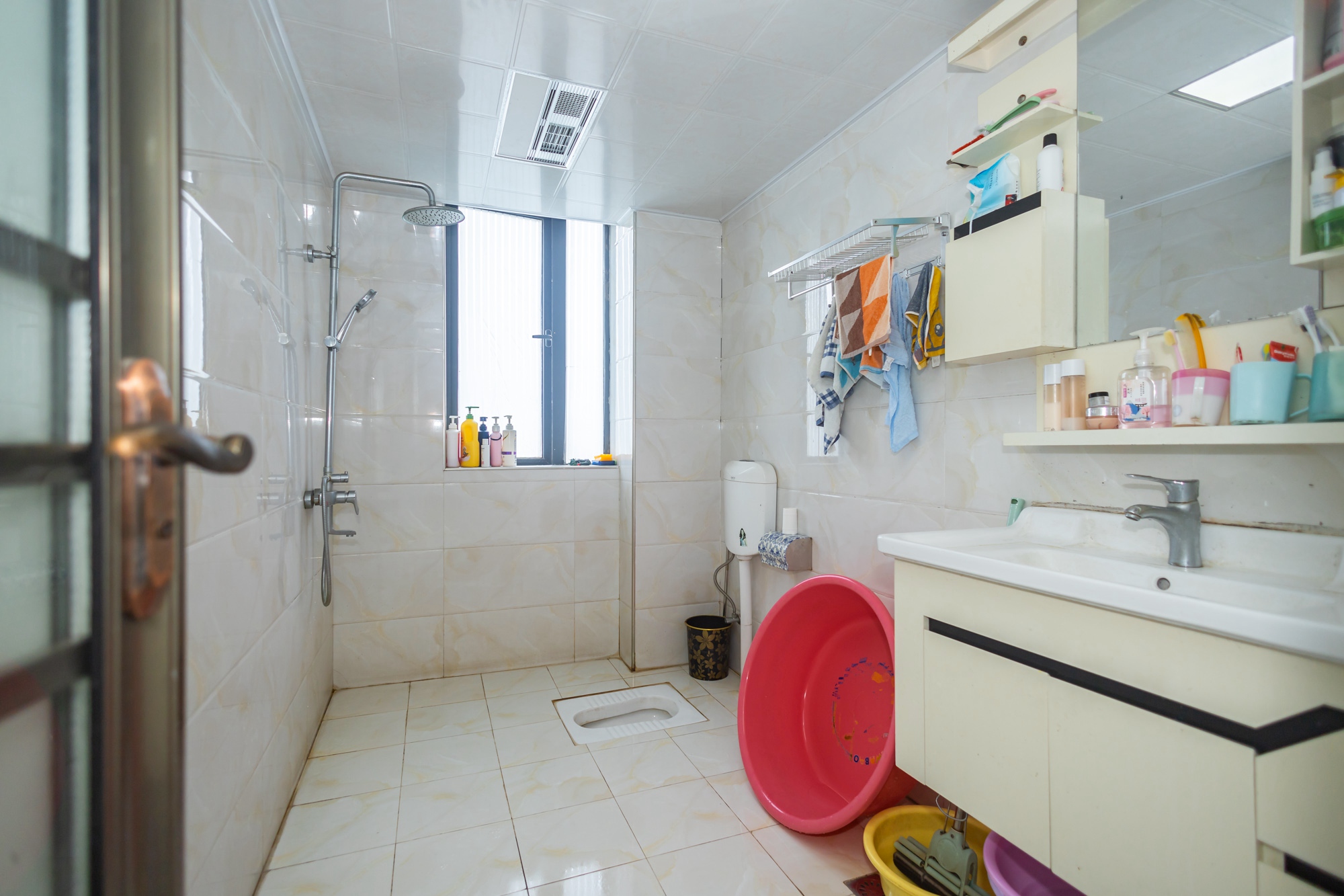 恒基凯旋门一二期 4室2厅3卫 145.0万 恒基凯旋门一二期 4室2厅3卫 145.0万卫生间