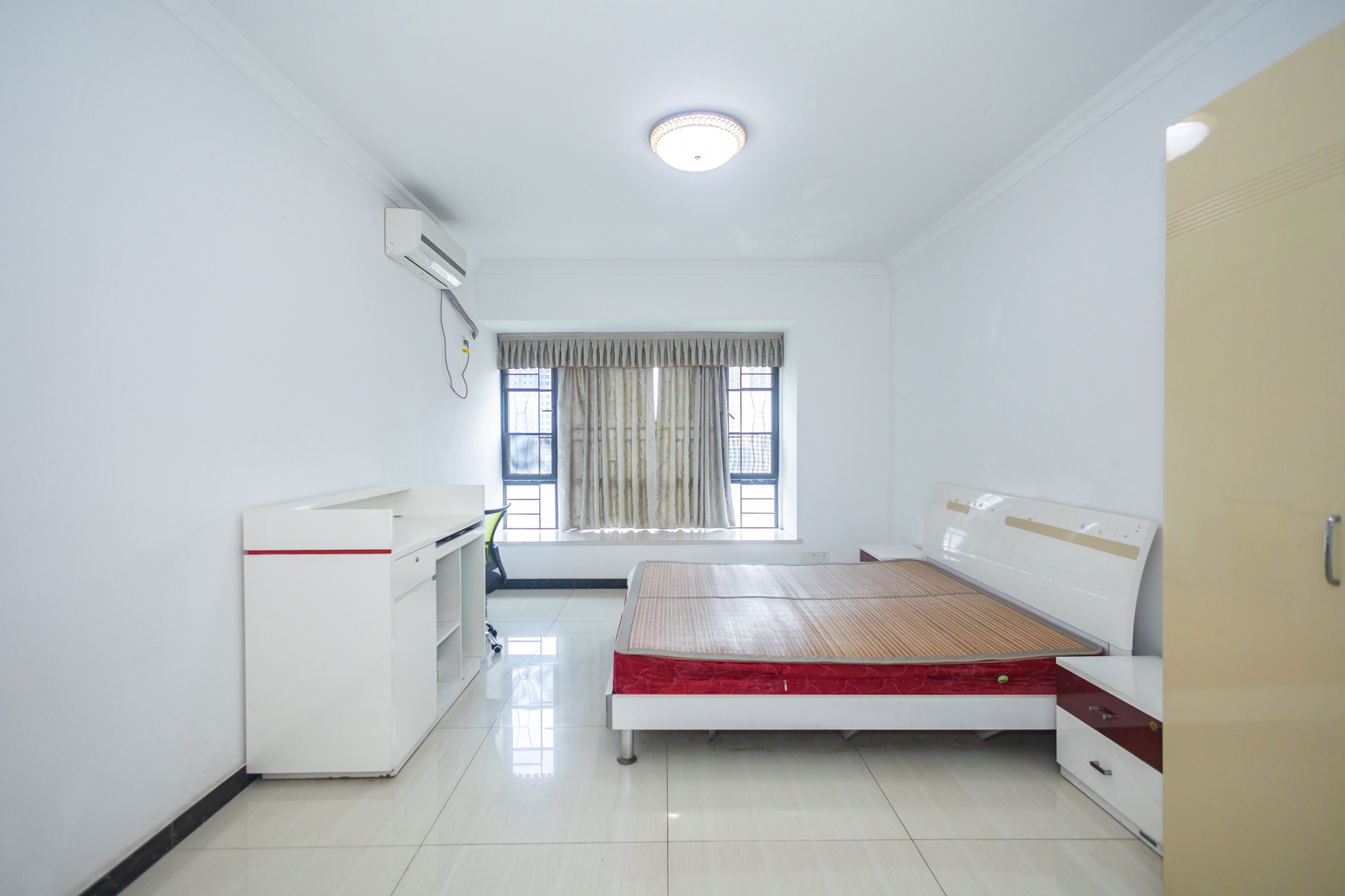 恒基凯旋门一二期 4室2厅3卫 145.0万 恒基凯旋门一二期 4室2厅3卫 145.0万卧室