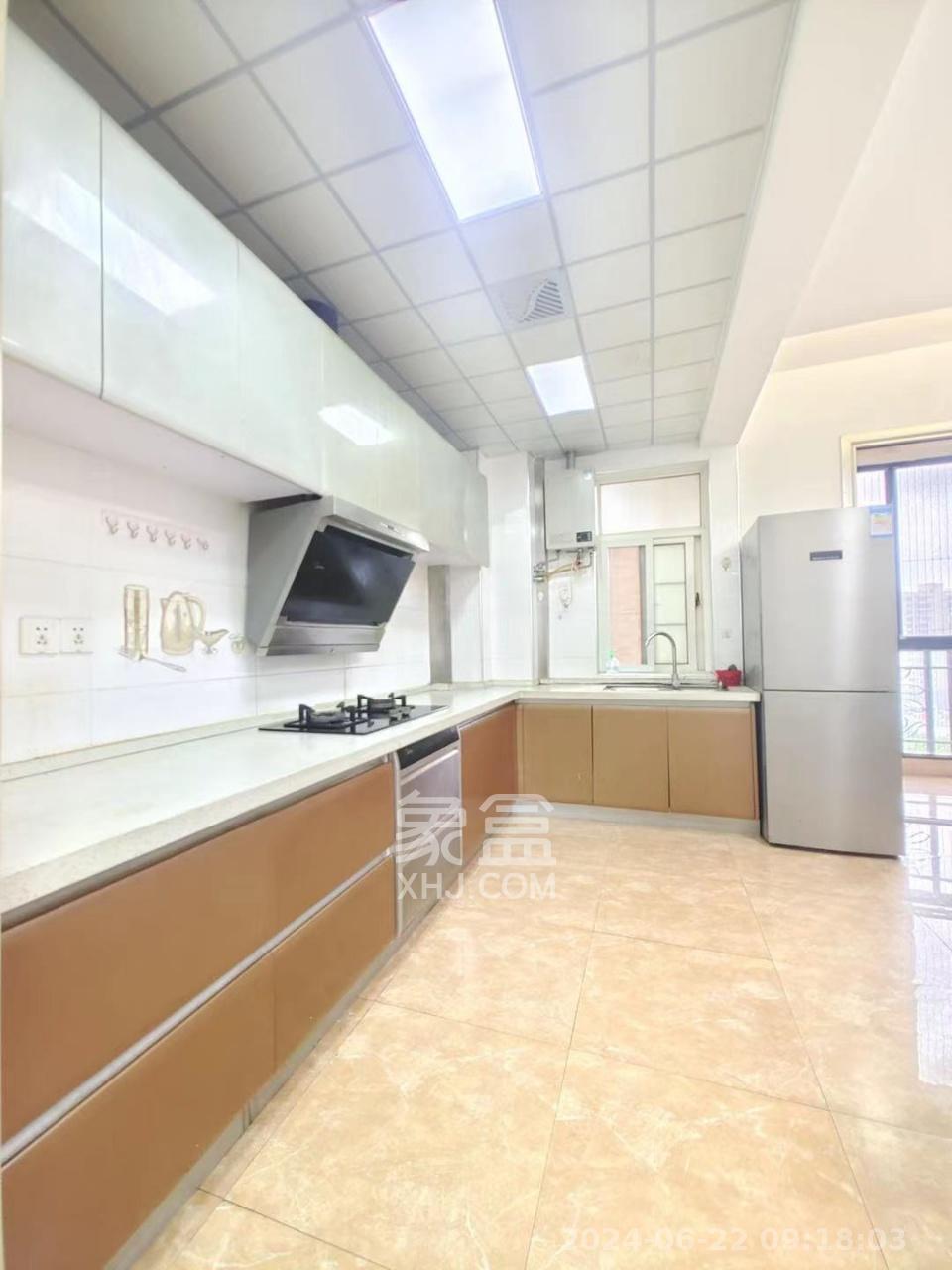 沁园春御院  1室2厅2卫    3000.0元/月室内图