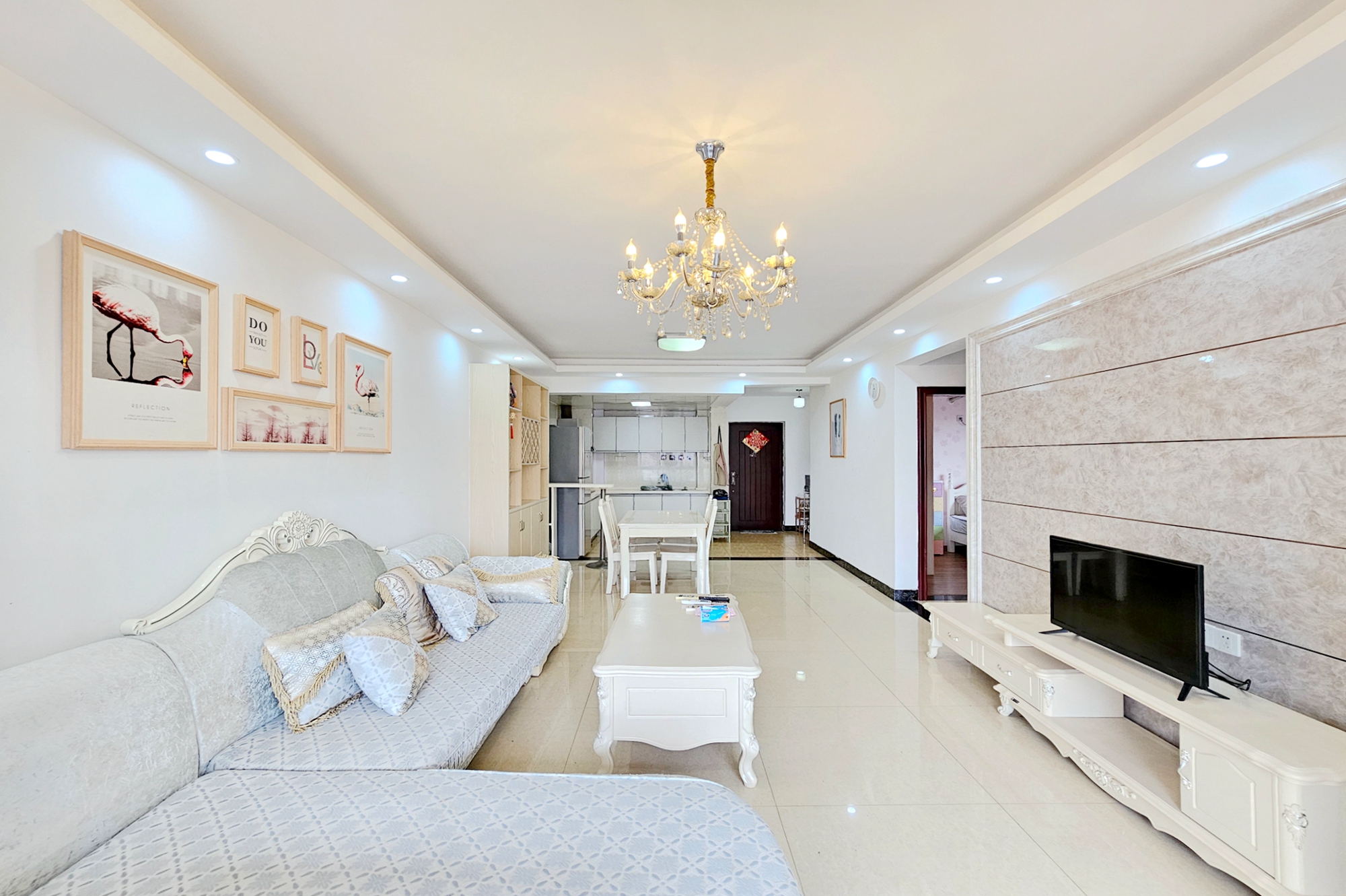 融科檀香山(融科紫檀、香山国际)  2室2厅1卫    95.0万 融科檀香山(融科紫檀、香山国际)  2室2厅1卫    95.0万客厅