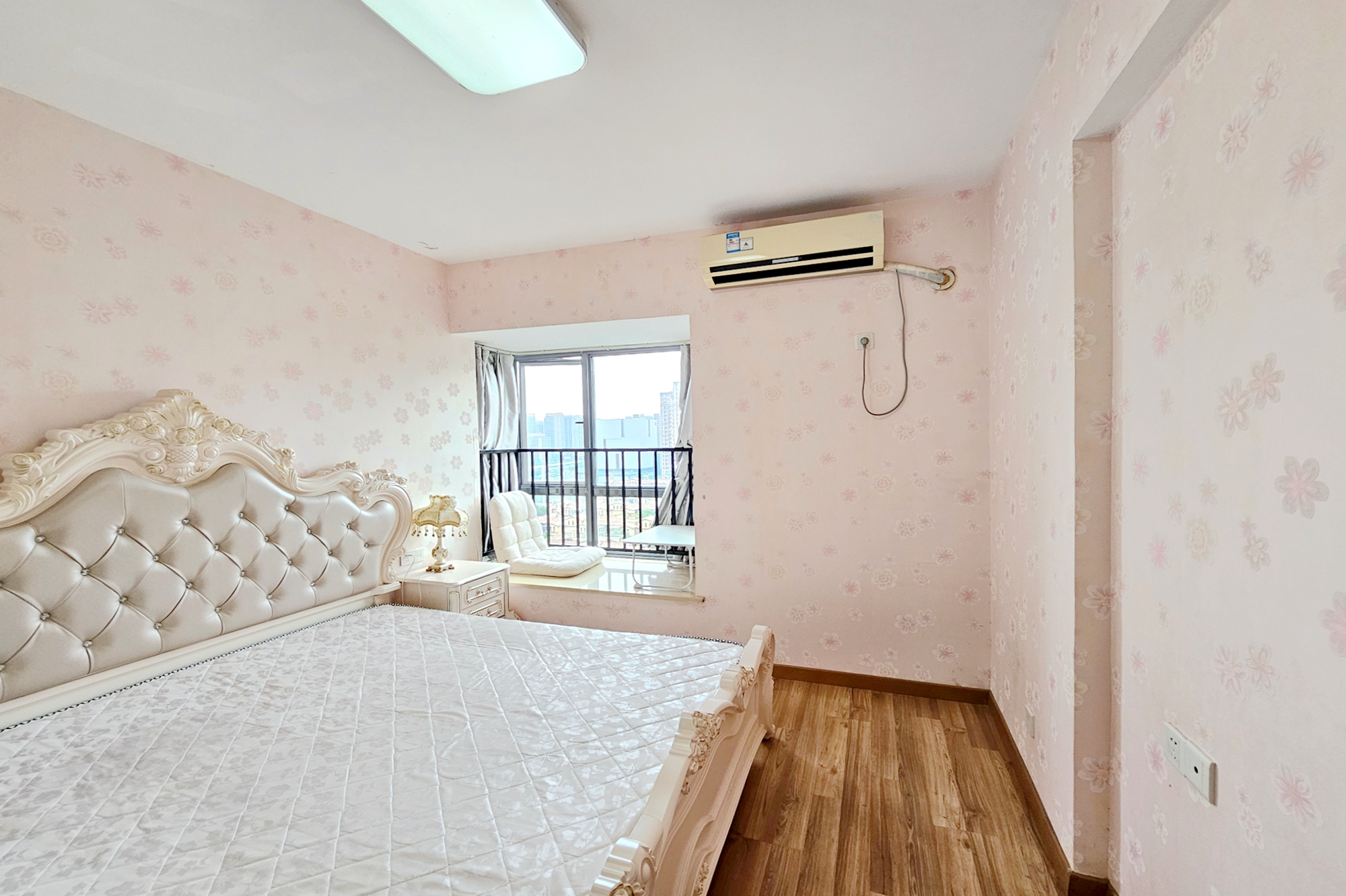 融科檀香山(融科紫檀、香山国际)  2室2厅1卫    95.0万 融科檀香山(融科紫檀、香山国际)  2室2厅1卫    95.0万卧室