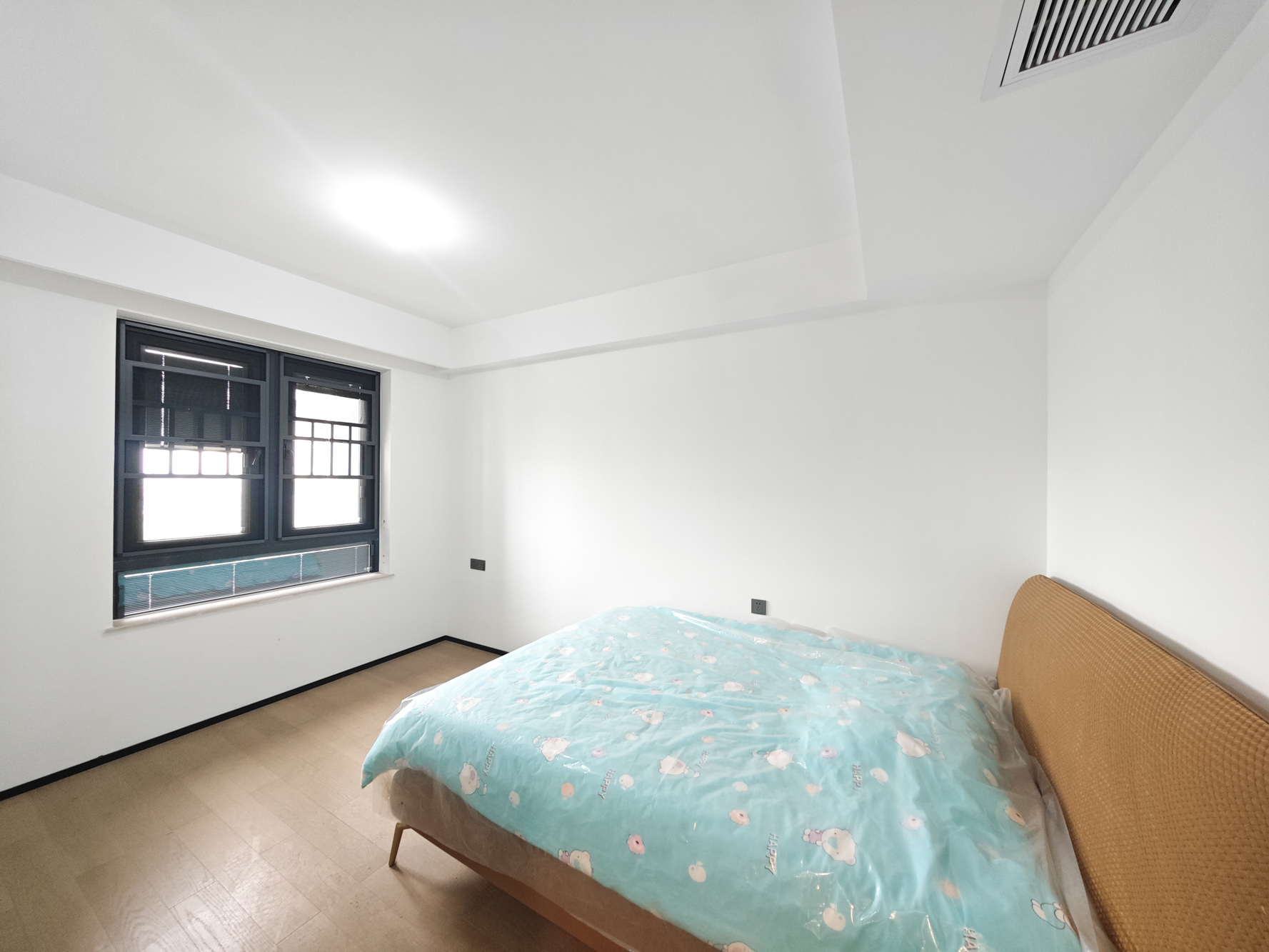 万科魅力之城  3室2厅2卫    118.0万卧室