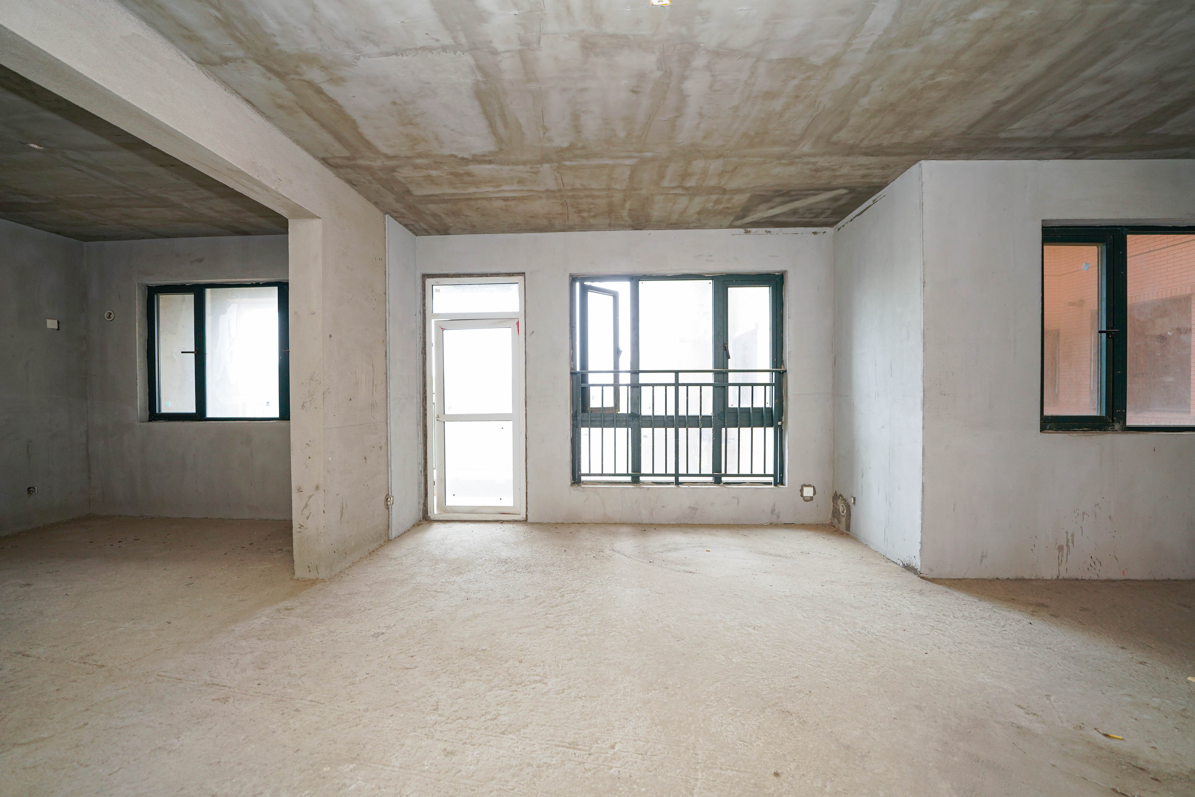 丽发新城  4室2厅2卫    89.9万 丽发新城  4室2厅2卫    89.9万客厅