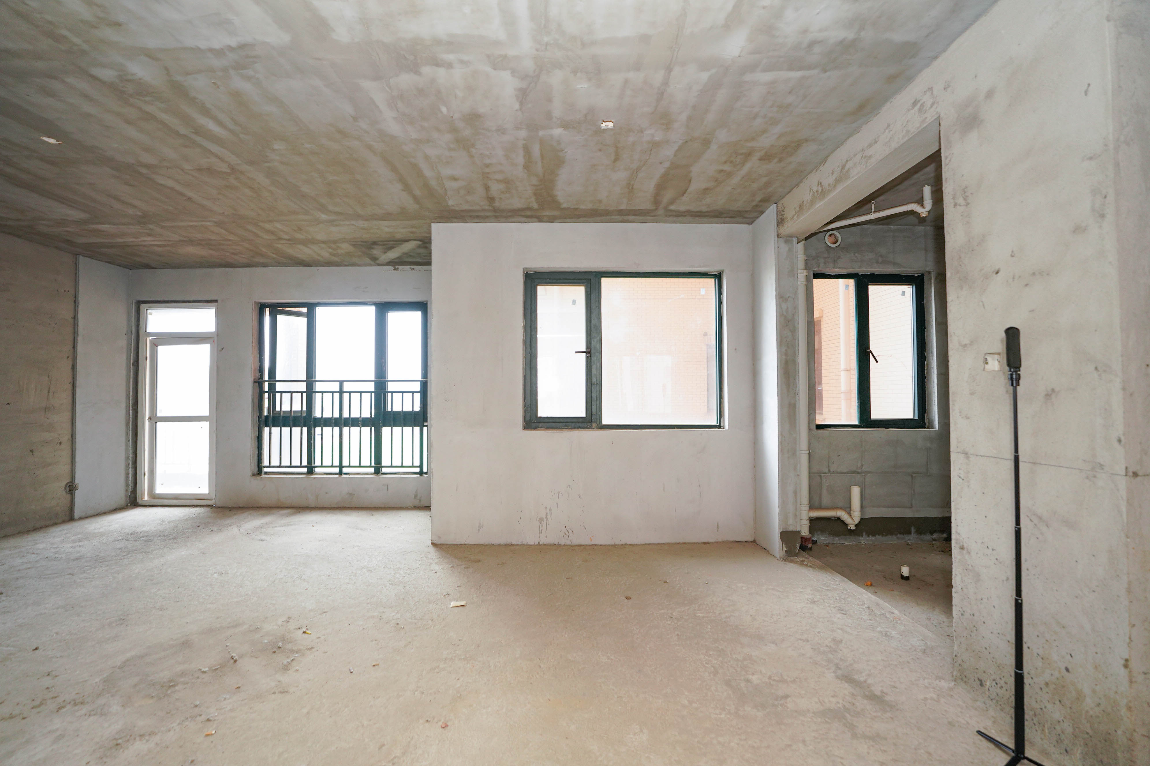 丽发新城  4室2厅2卫    89.9万 丽发新城  4室2厅2卫    89.9万客厅