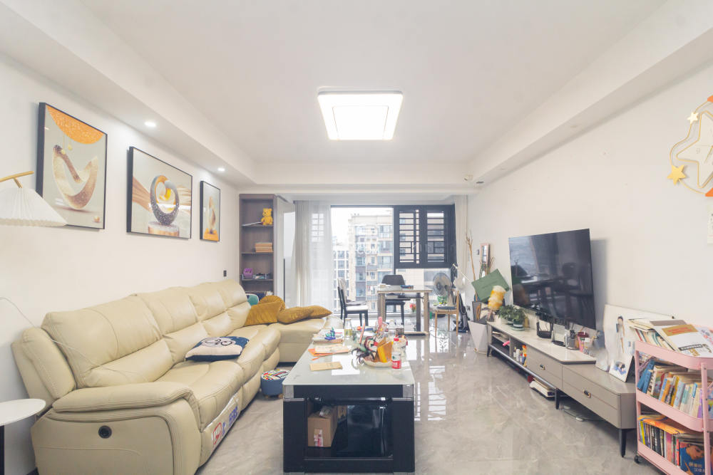 日盛湖湘花苑  3室2厅2卫    118.8万