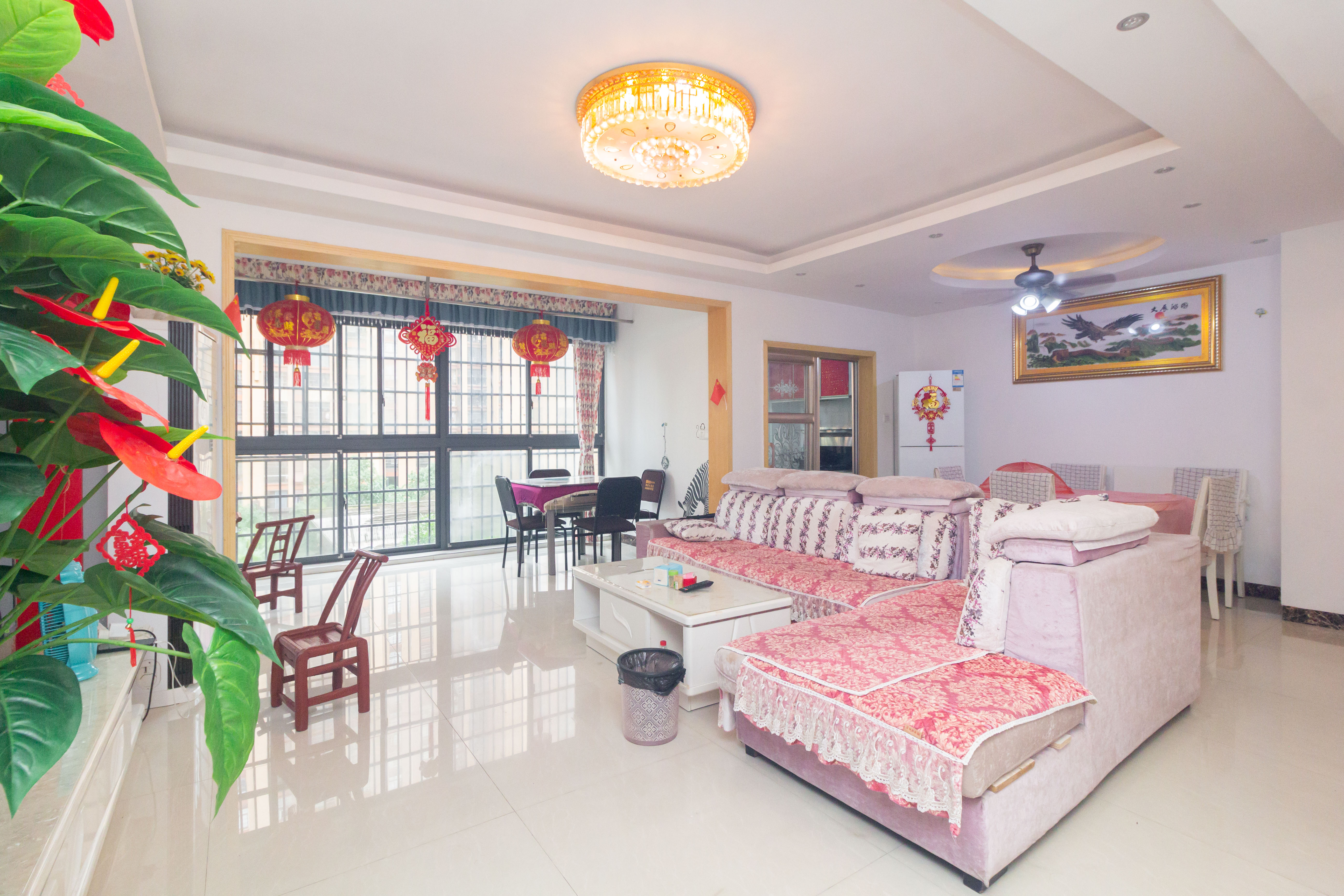 领东汇 4室2厅2卫 88.5万 领东汇 4室2厅2卫 88.5万客厅