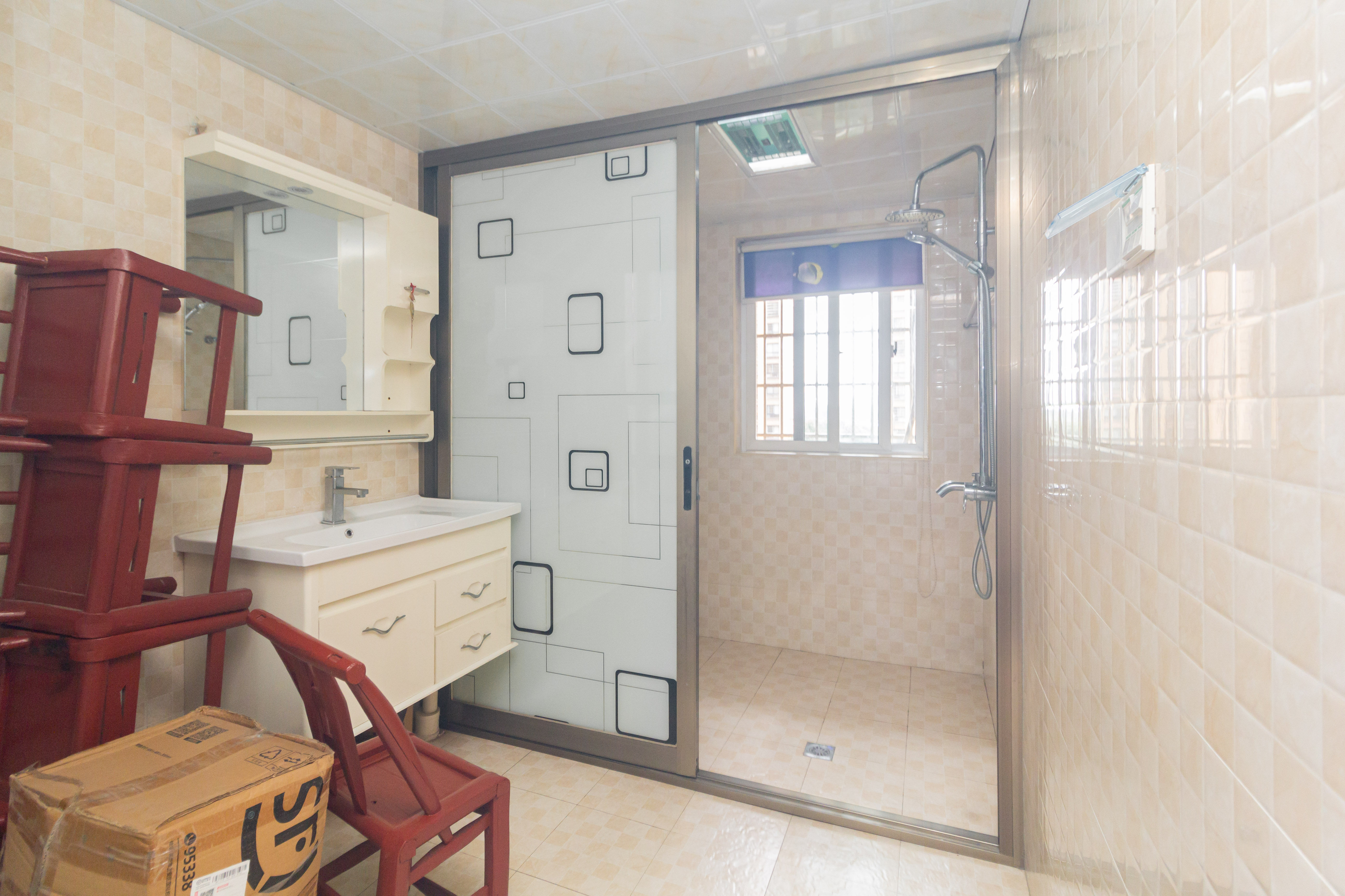 领东汇 4室2厅2卫 88.5万 领东汇 4室2厅2卫 88.5万卫生间