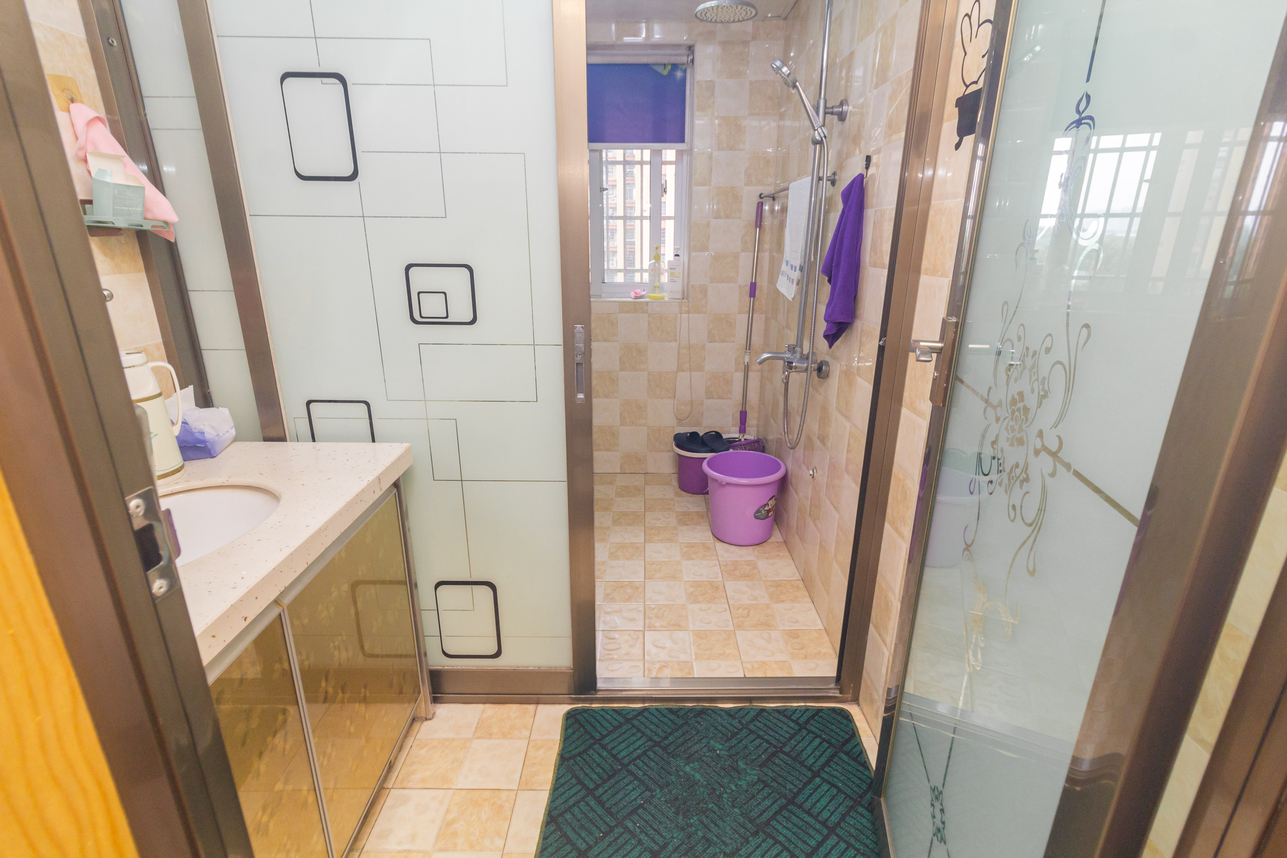 领东汇 4室2厅2卫 88.5万 领东汇 4室2厅2卫 88.5万卫生间