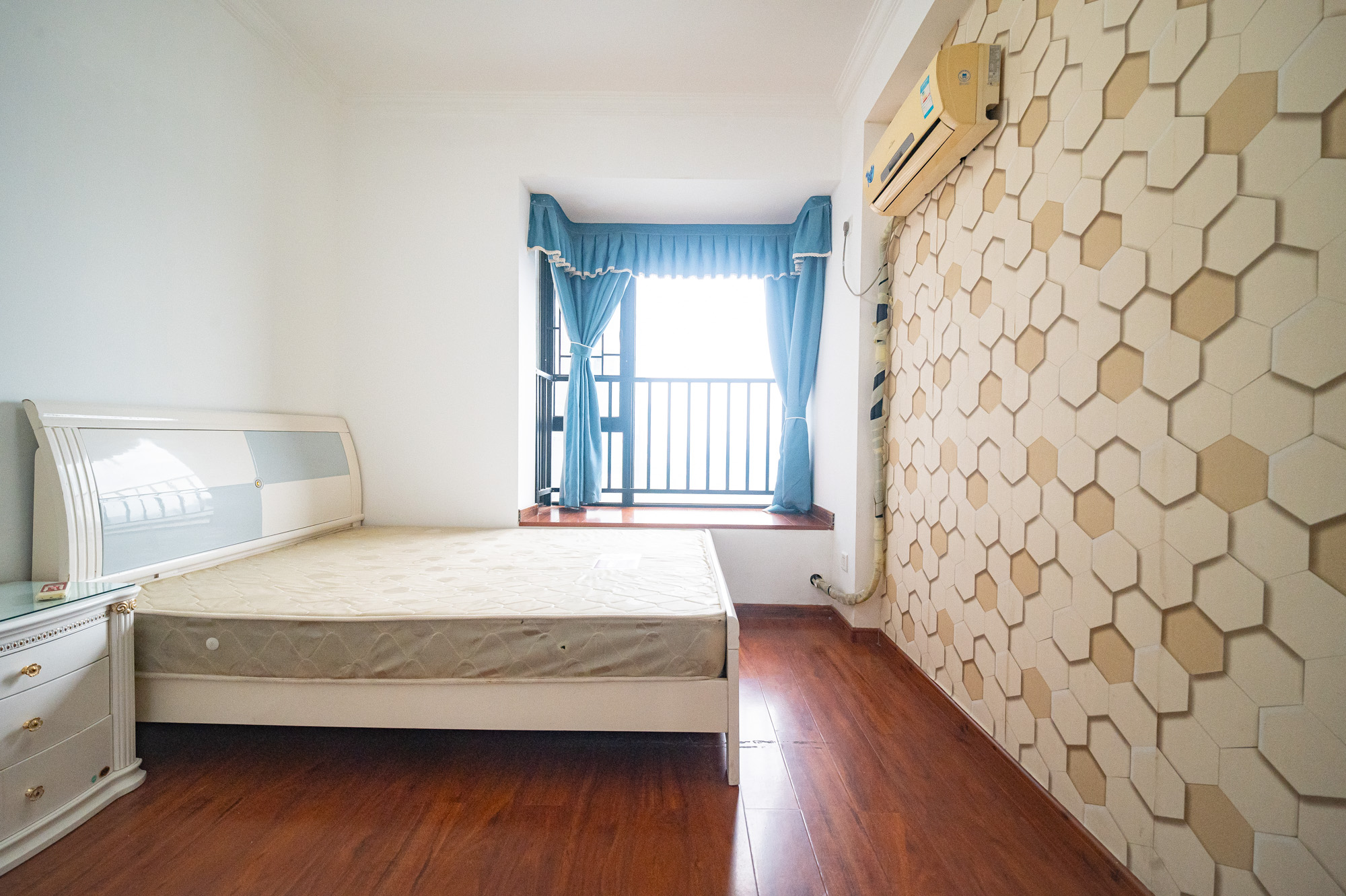 松雅湖金岸 3室2厅2卫 101.8万 松雅湖金岸 3室2厅2卫 101.8万卧室