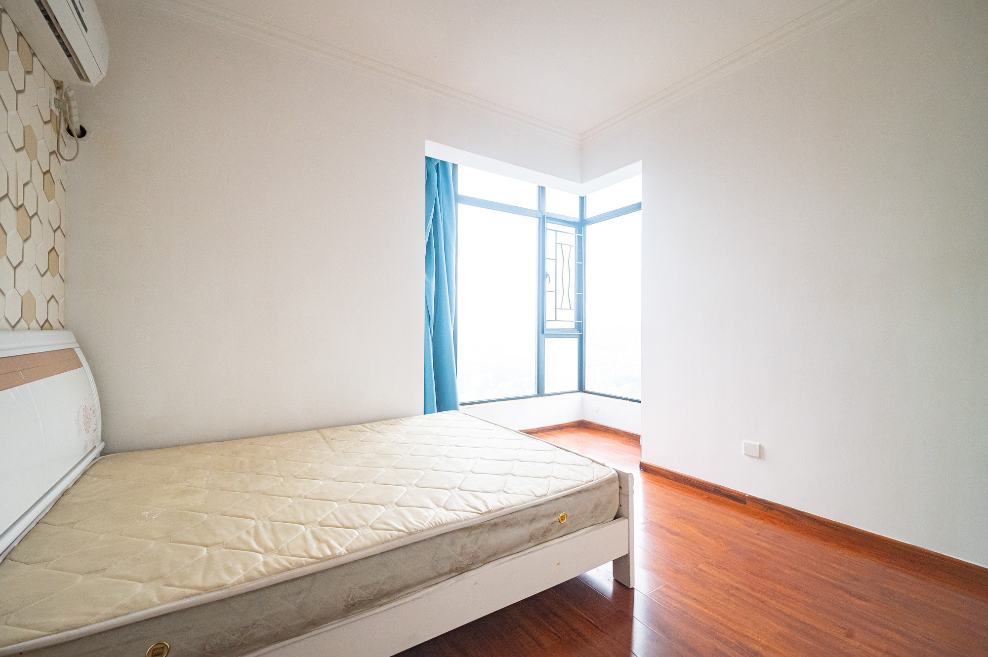 松雅湖金岸 3室2厅2卫 101.8万 松雅湖金岸 3室2厅2卫 101.8万卧室