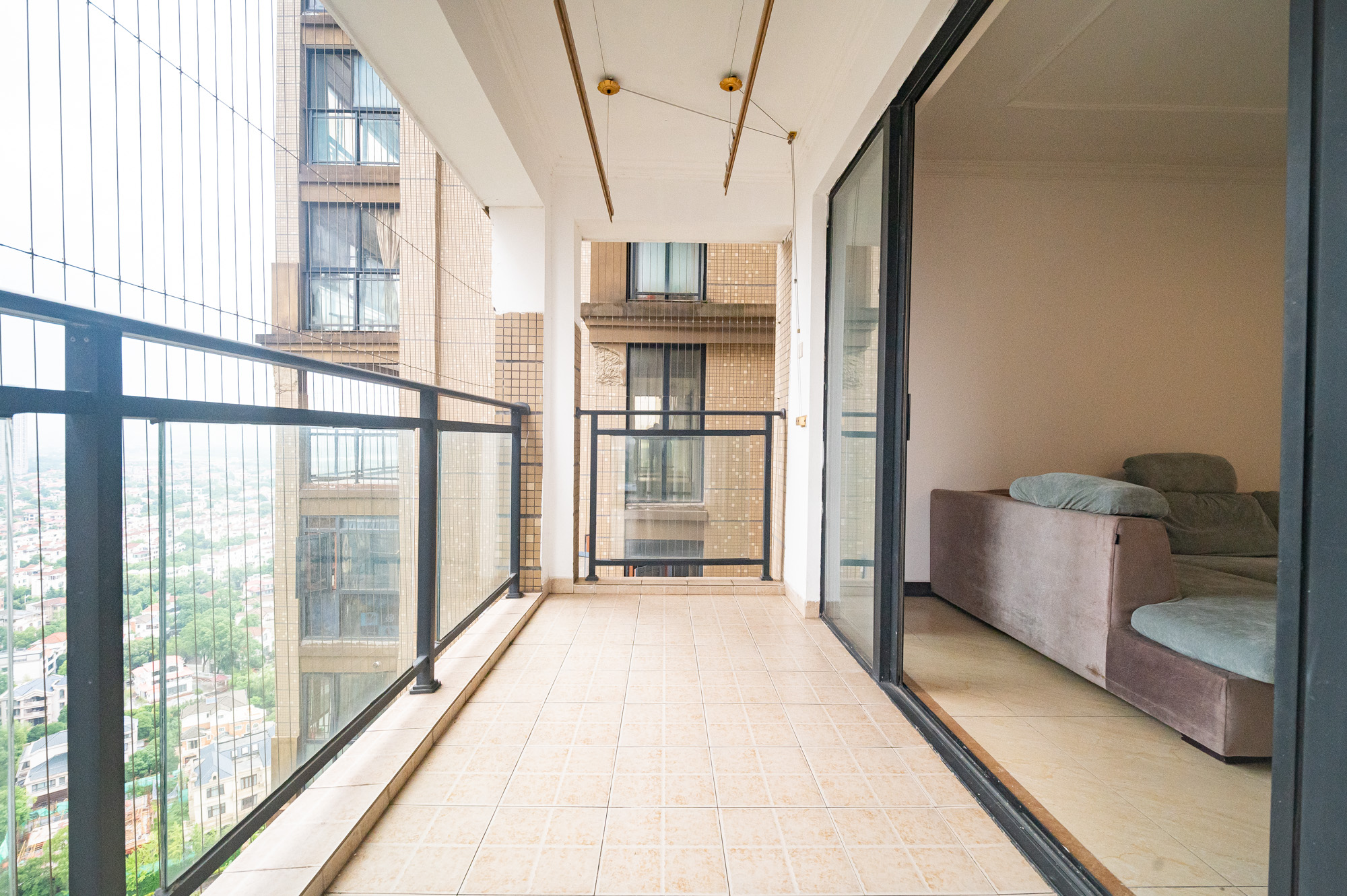 松雅湖金岸 3室2厅2卫 101.8万 松雅湖金岸 3室2厅2卫 101.8万阳台