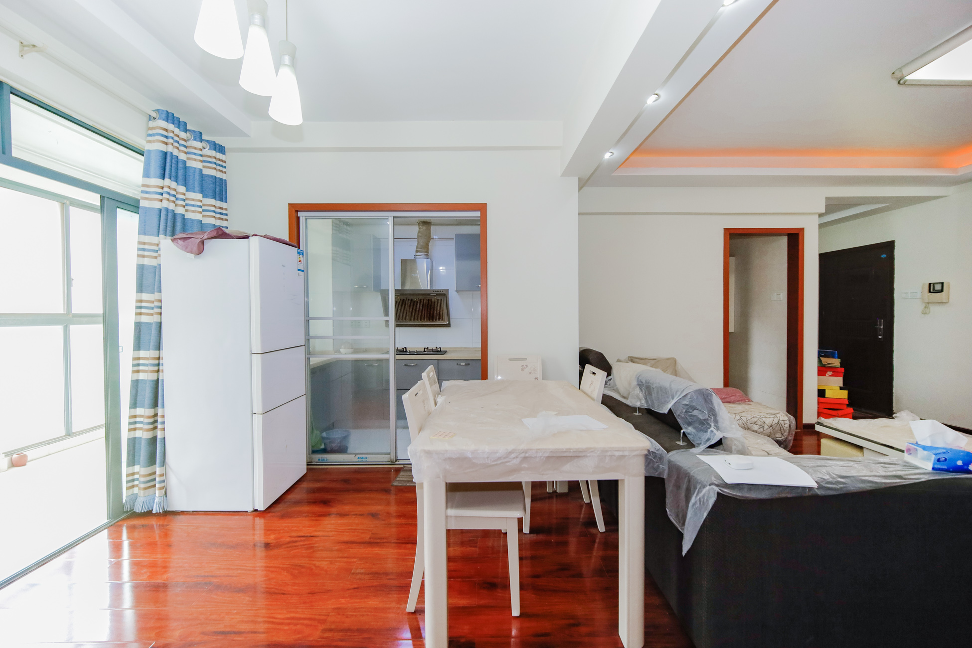 巢之恋 2室2厅1卫 63.6万 巢之恋 2室2厅1卫 63.6万客厅