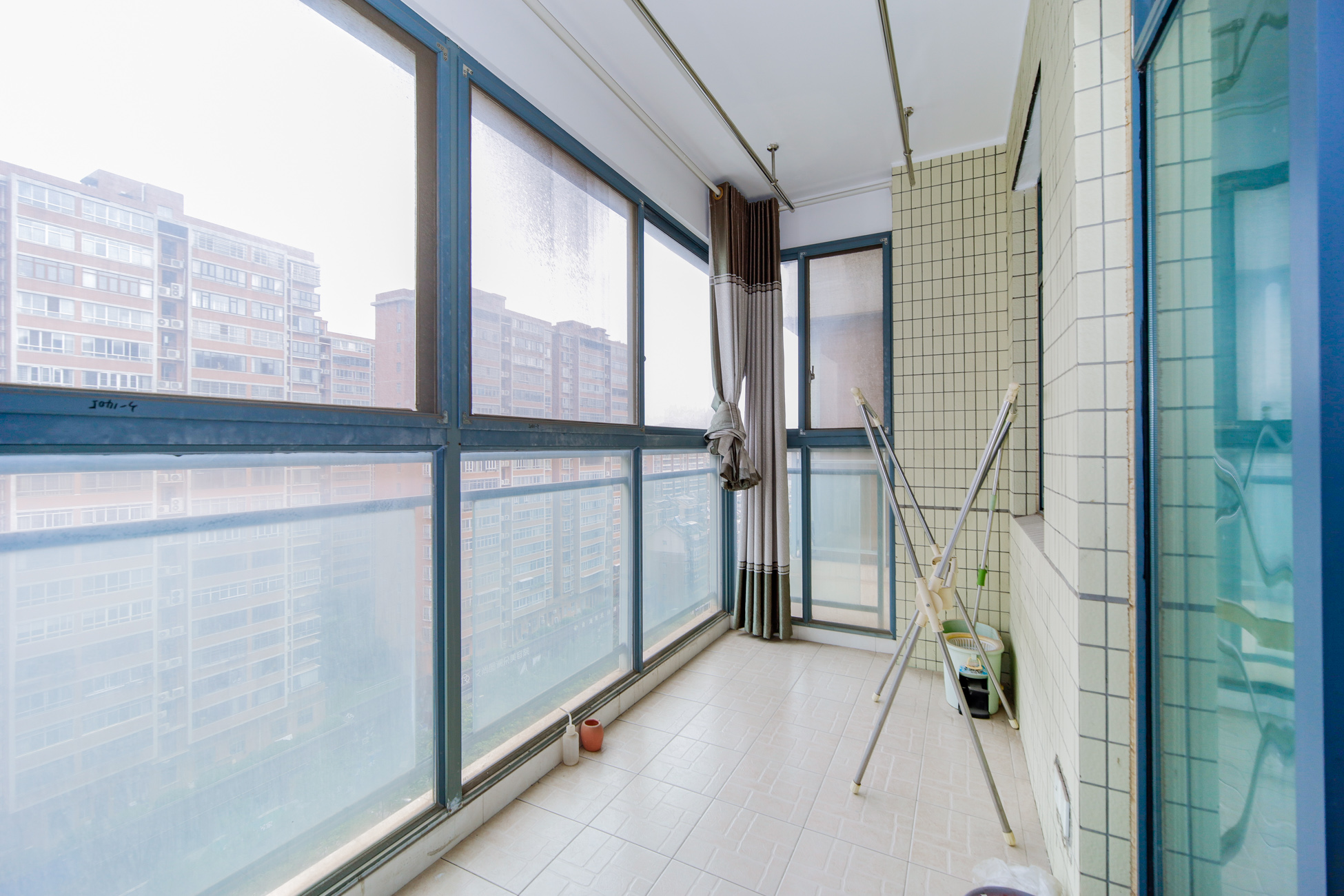 巢之恋 2室2厅1卫 63.6万 巢之恋 2室2厅1卫 63.6万阳台