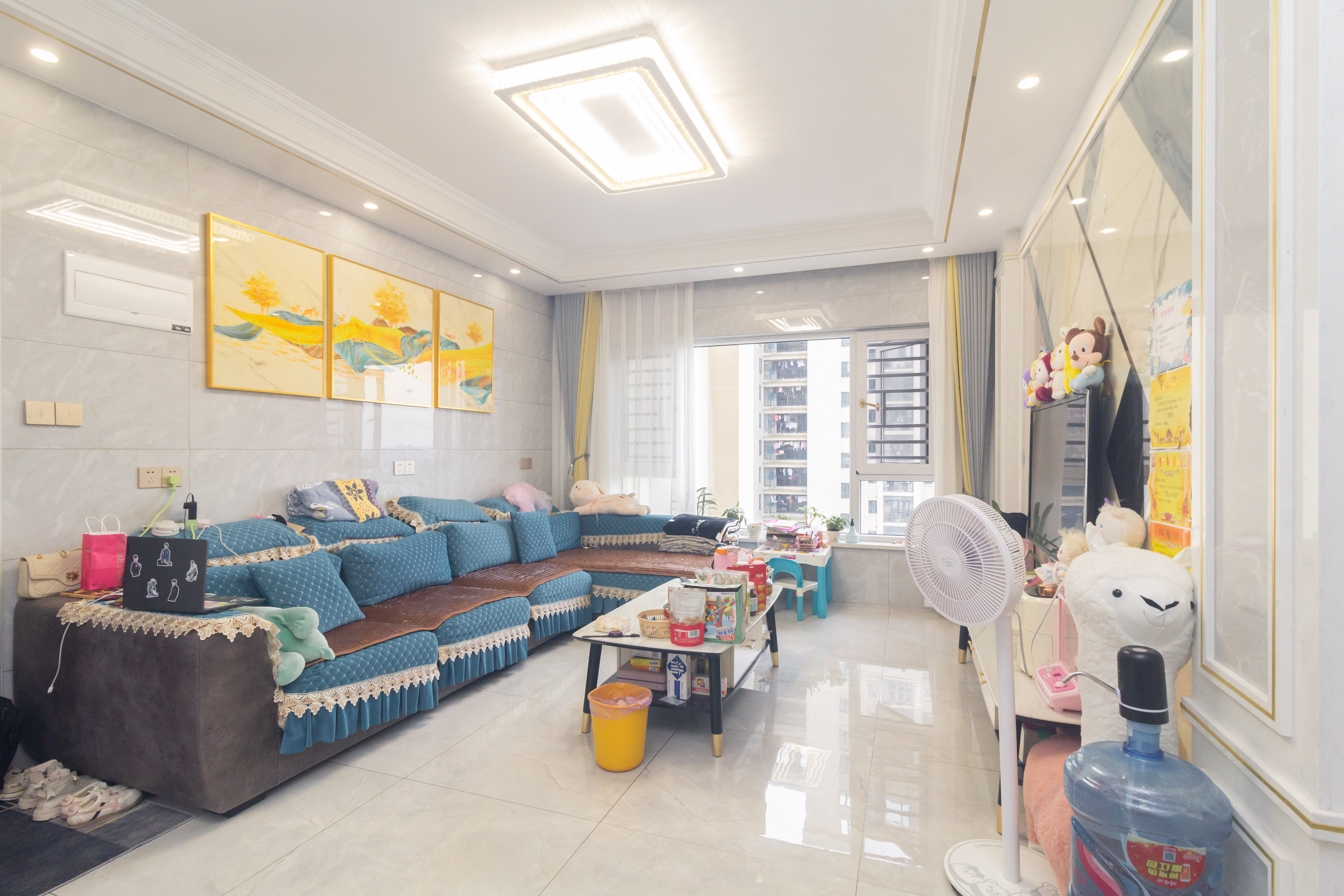 金科天悦(金科美邻汇) 3室2厅2卫 92.0万 金科天悦(金科美邻汇) 3室2厅2卫 92.0万客厅