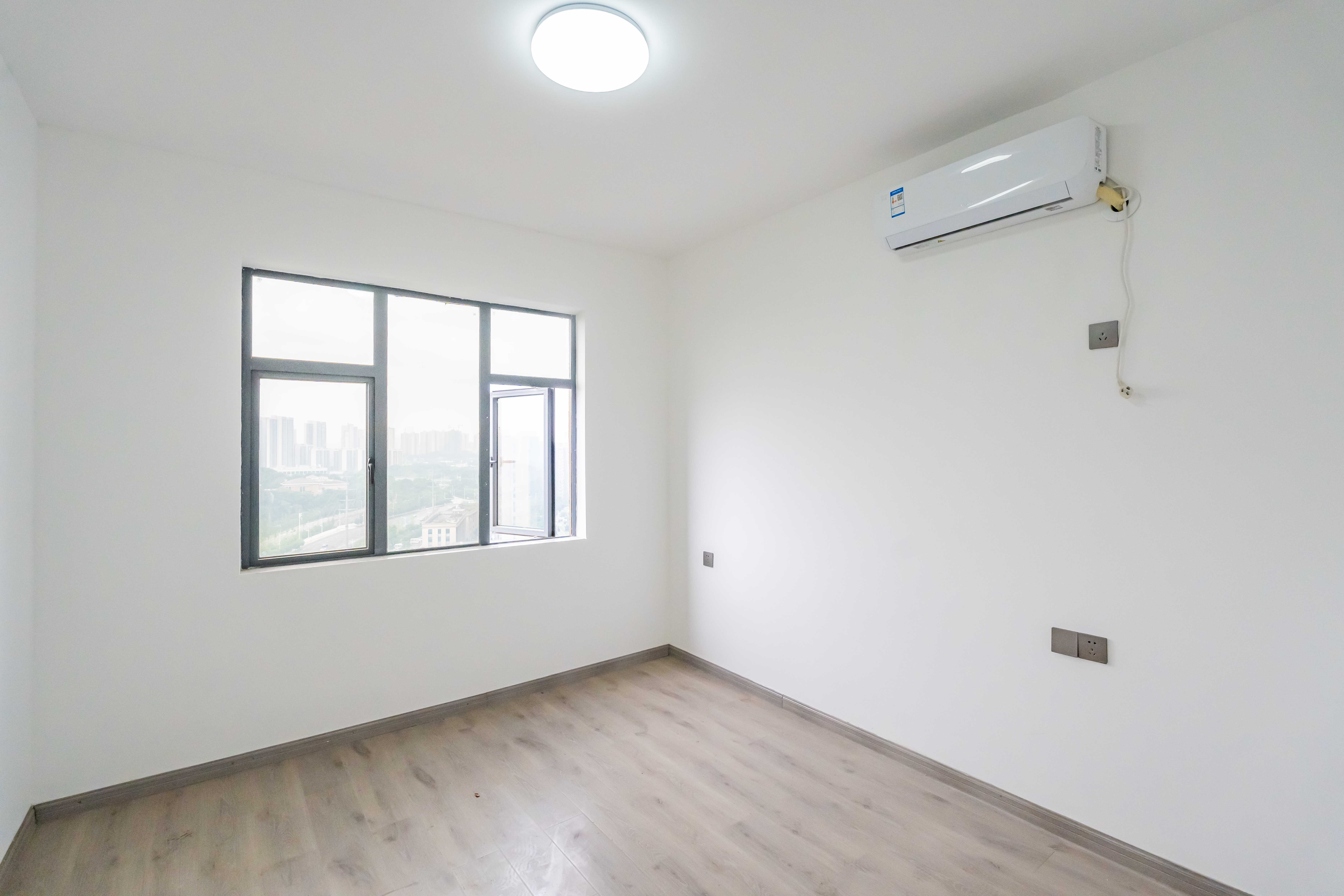 悦湖山  3室2厅1卫    82.0万 悦湖山  3室2厅1卫    82.0万卧室