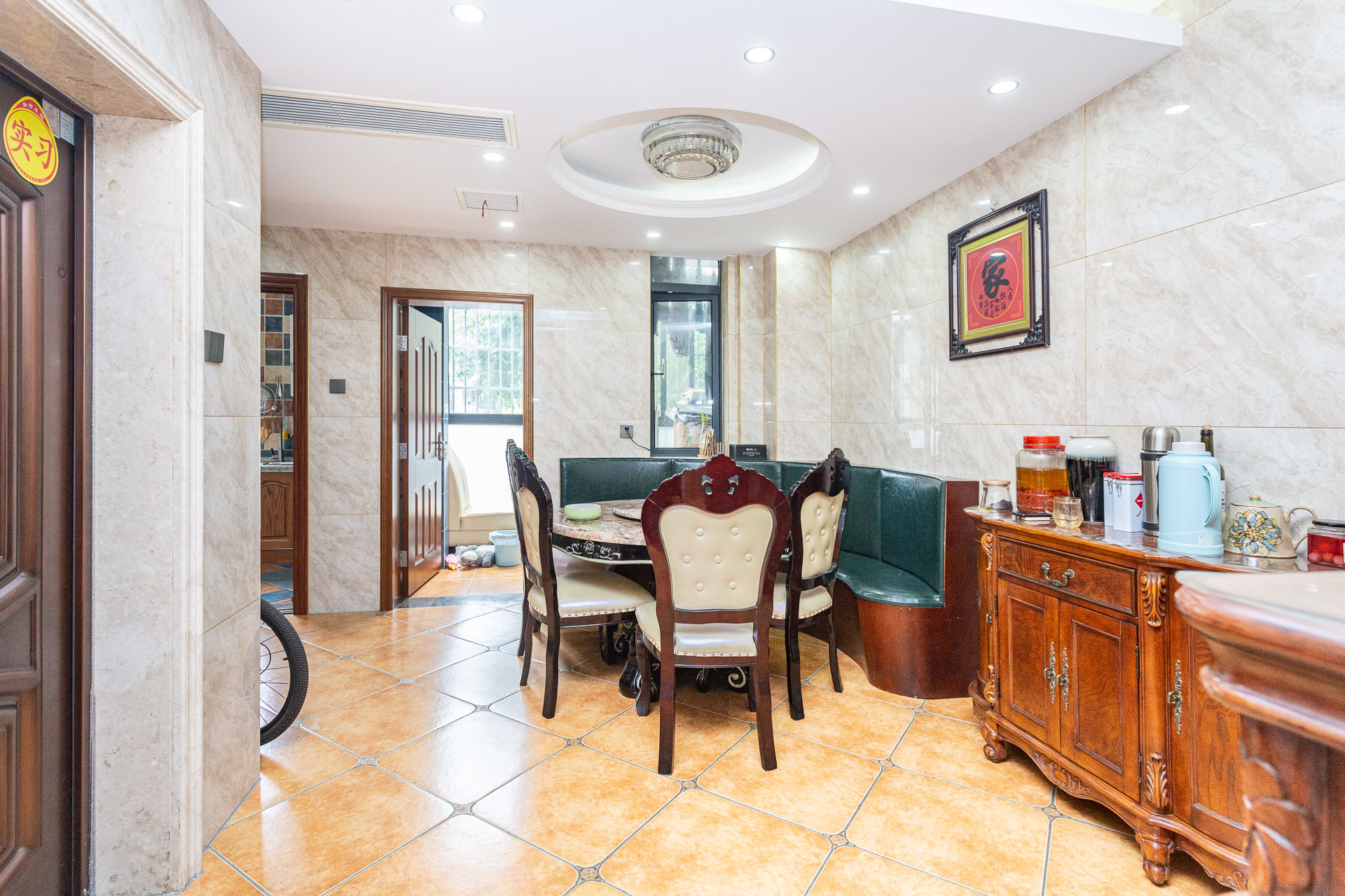 双盈卧龙湾 3室2厅2卫 99.8万 双盈卧龙湾 3室2厅2卫 99.8万客厅