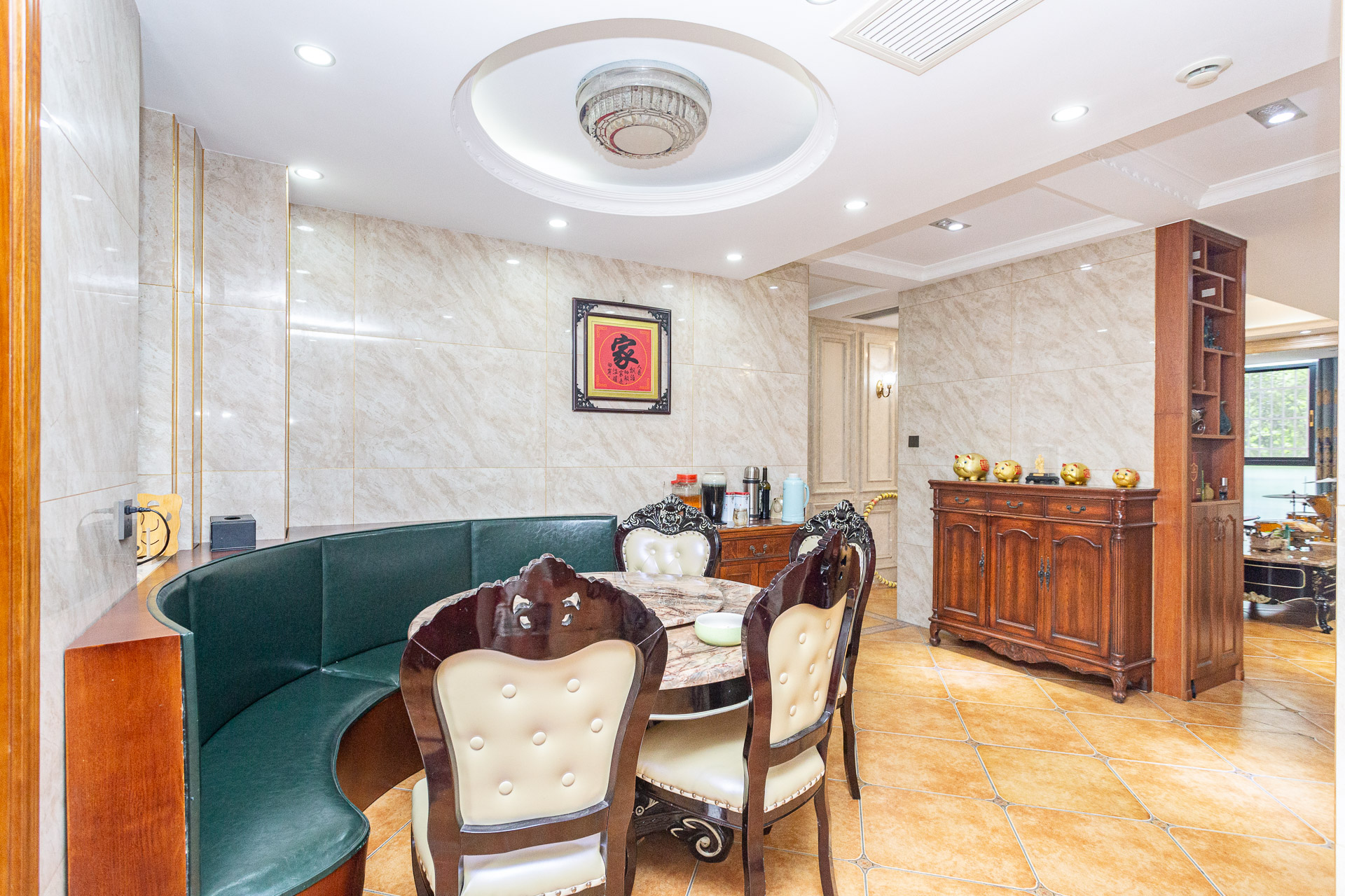 双盈卧龙湾 3室2厅2卫 99.8万 双盈卧龙湾 3室2厅2卫 99.8万客厅