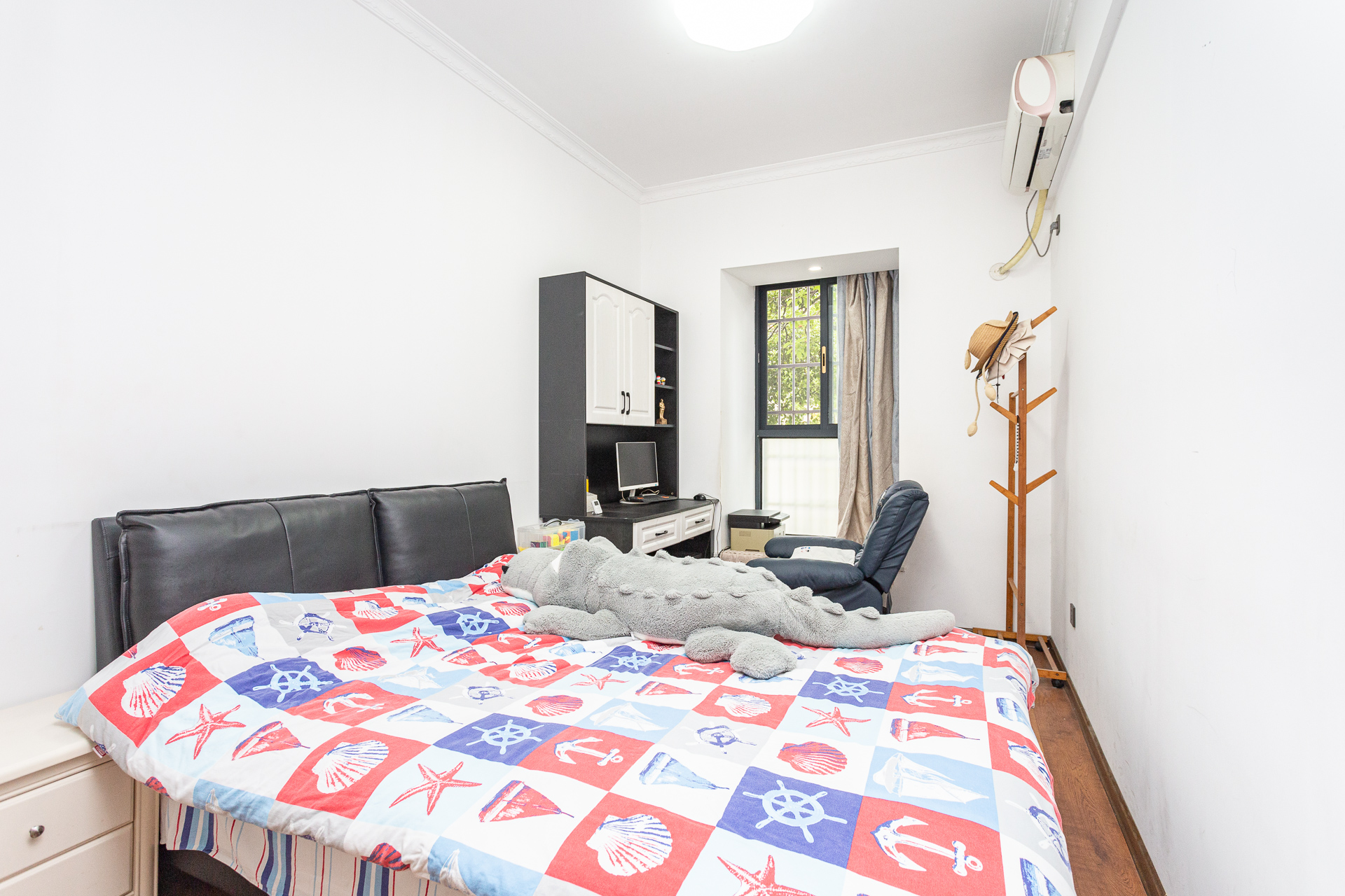 双盈卧龙湾 3室2厅2卫 99.8万 双盈卧龙湾 3室2厅2卫 99.8万卧室