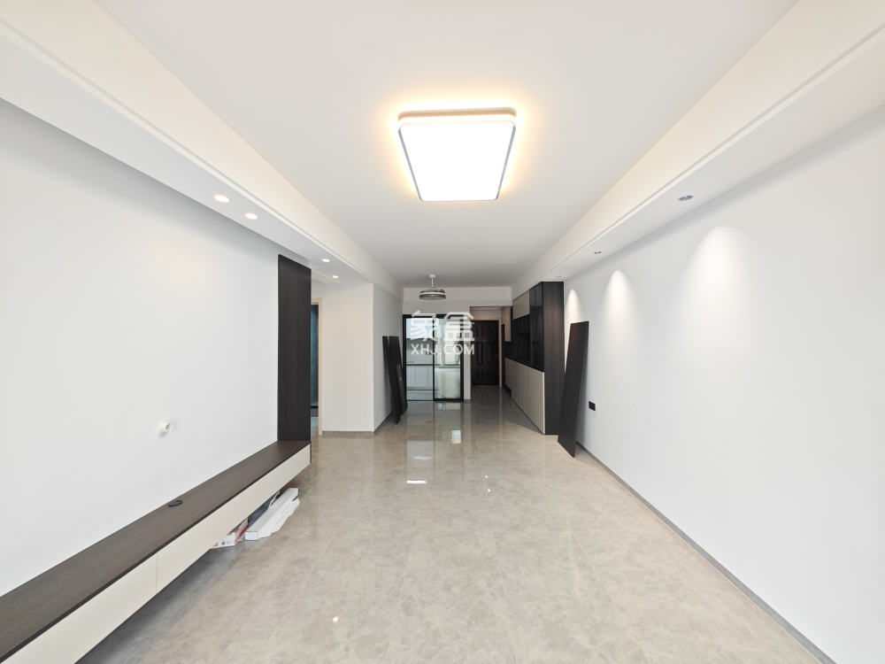 保利大都汇一期、二期  3室2厅1卫    140.0万