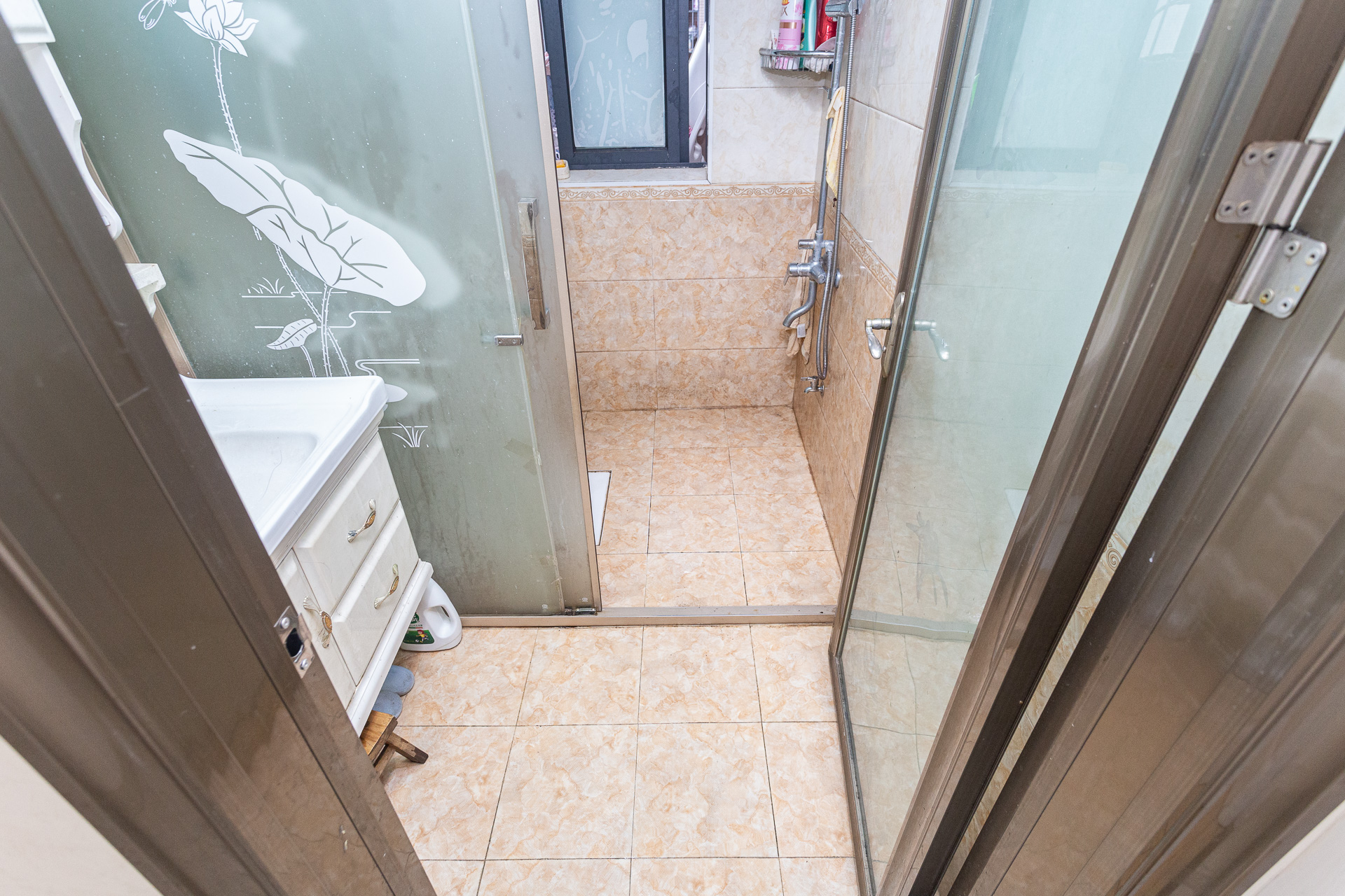 名家翡翠花园  3室2厅1卫    79.0万 名家翡翠花园  3室2厅1卫    79.0万卫生间