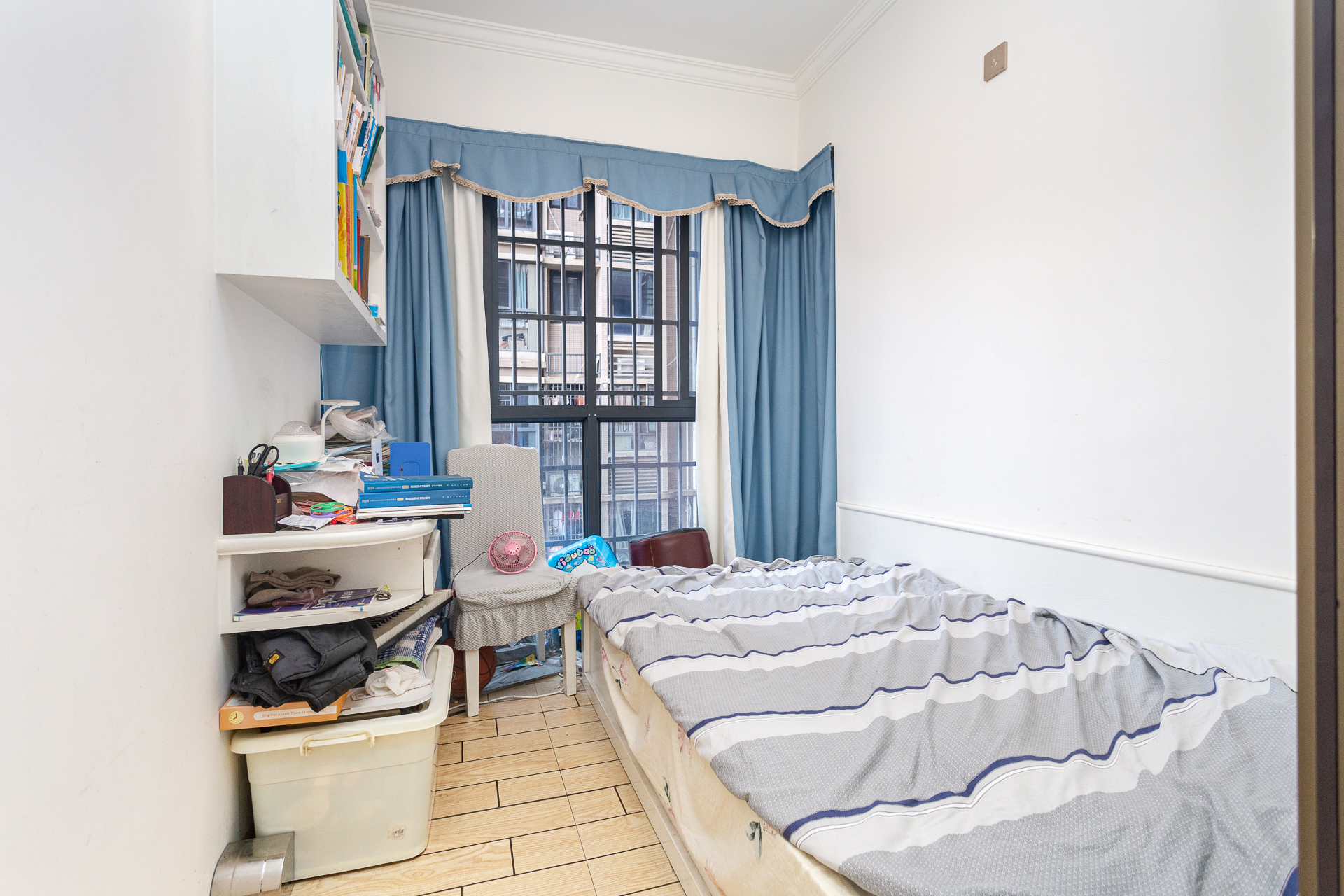 名家翡翠花园  3室2厅1卫    79.0万 名家翡翠花园  3室2厅1卫    79.0万卧室