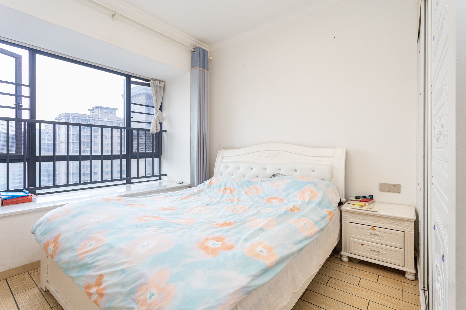 名家翡翠花园  3室2厅1卫    79.0万 名家翡翠花园  3室2厅1卫    79.0万卧室