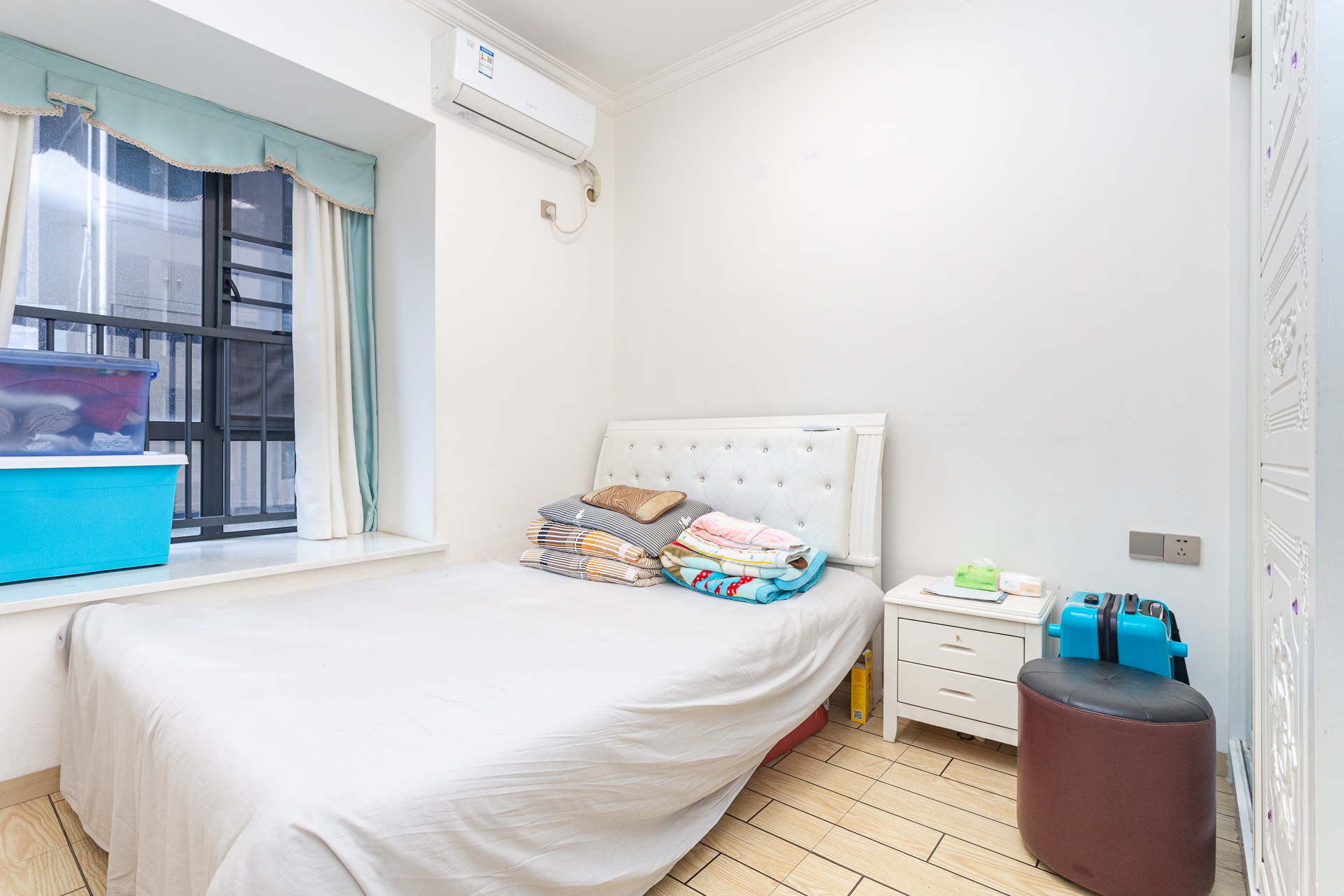 名家翡翠花园  3室2厅1卫    79.0万 名家翡翠花园  3室2厅1卫    79.0万卧室