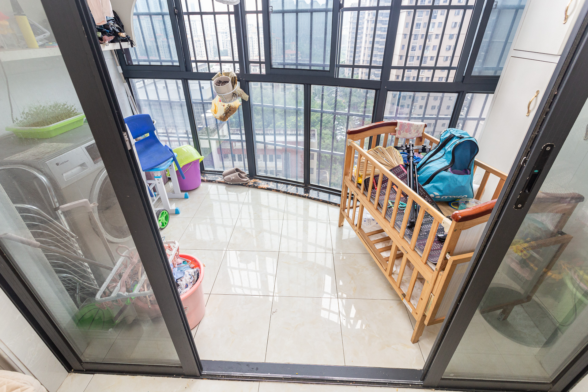 名家翡翠花园  3室2厅1卫    79.0万 名家翡翠花园  3室2厅1卫    79.0万阳台