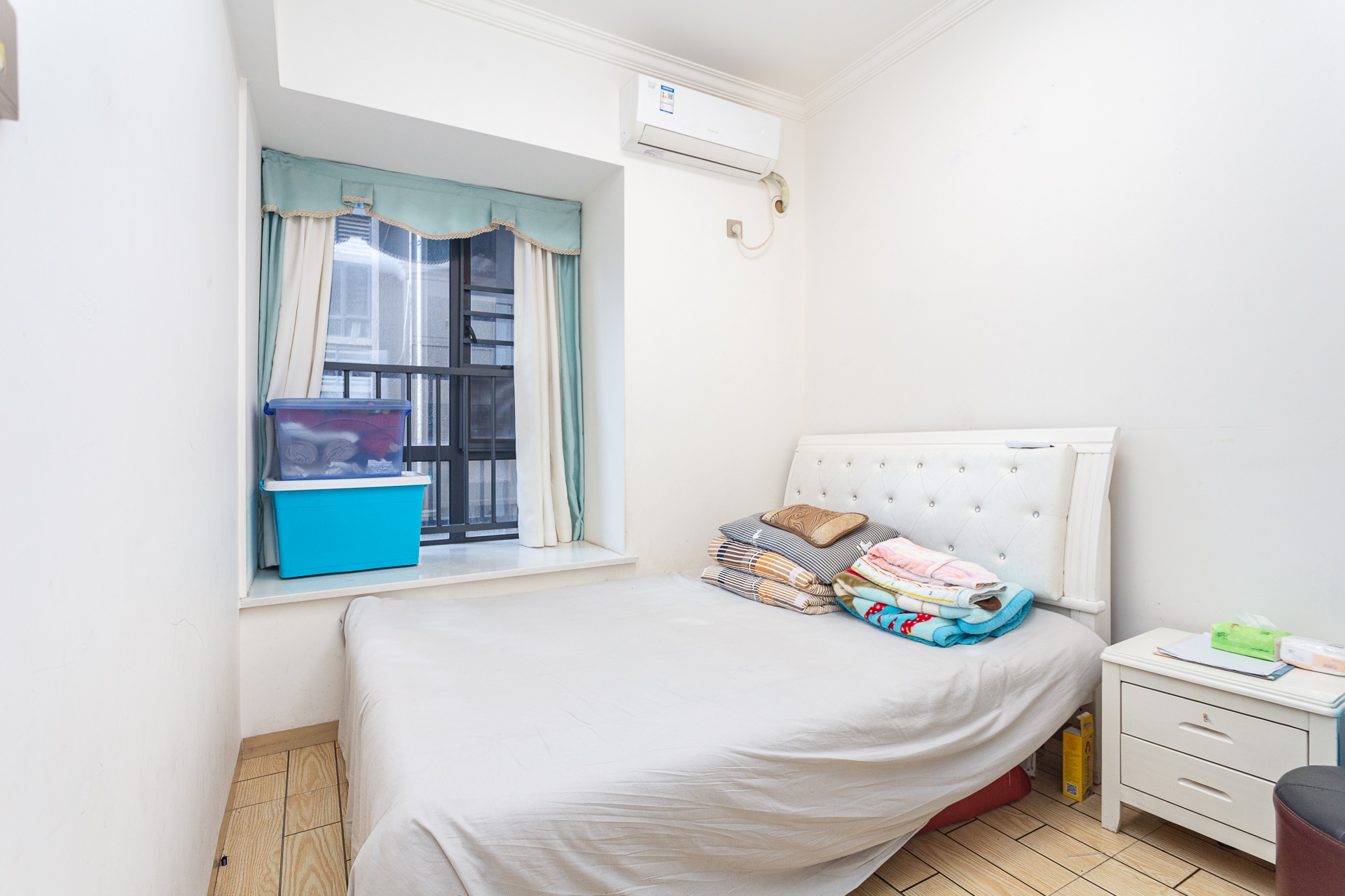 名家翡翠花园  3室2厅1卫    79.0万 名家翡翠花园  3室2厅1卫    79.0万卧室