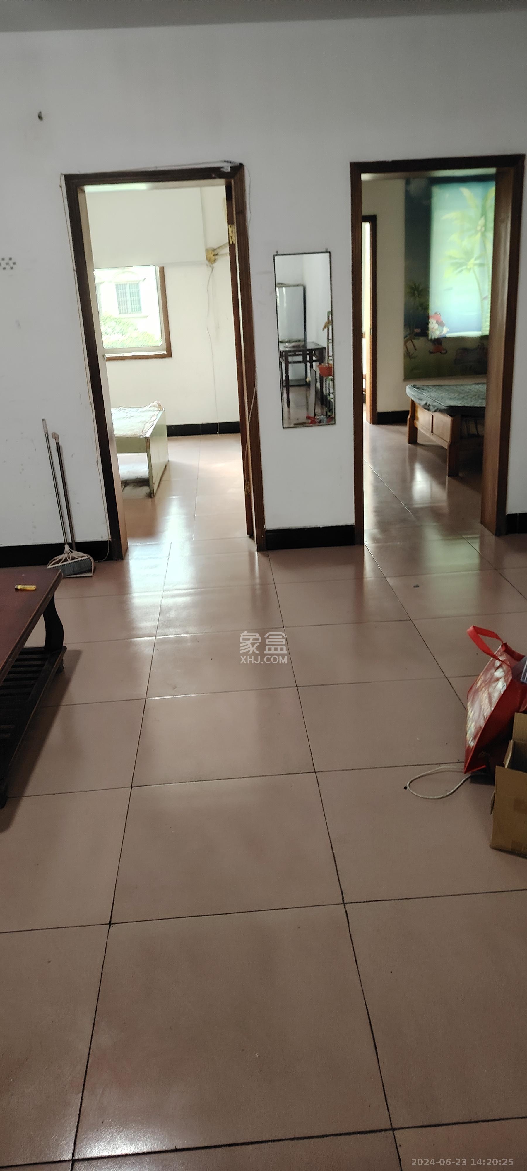 中南汽车世界  2室2厅1卫   1300.00元/月室内图