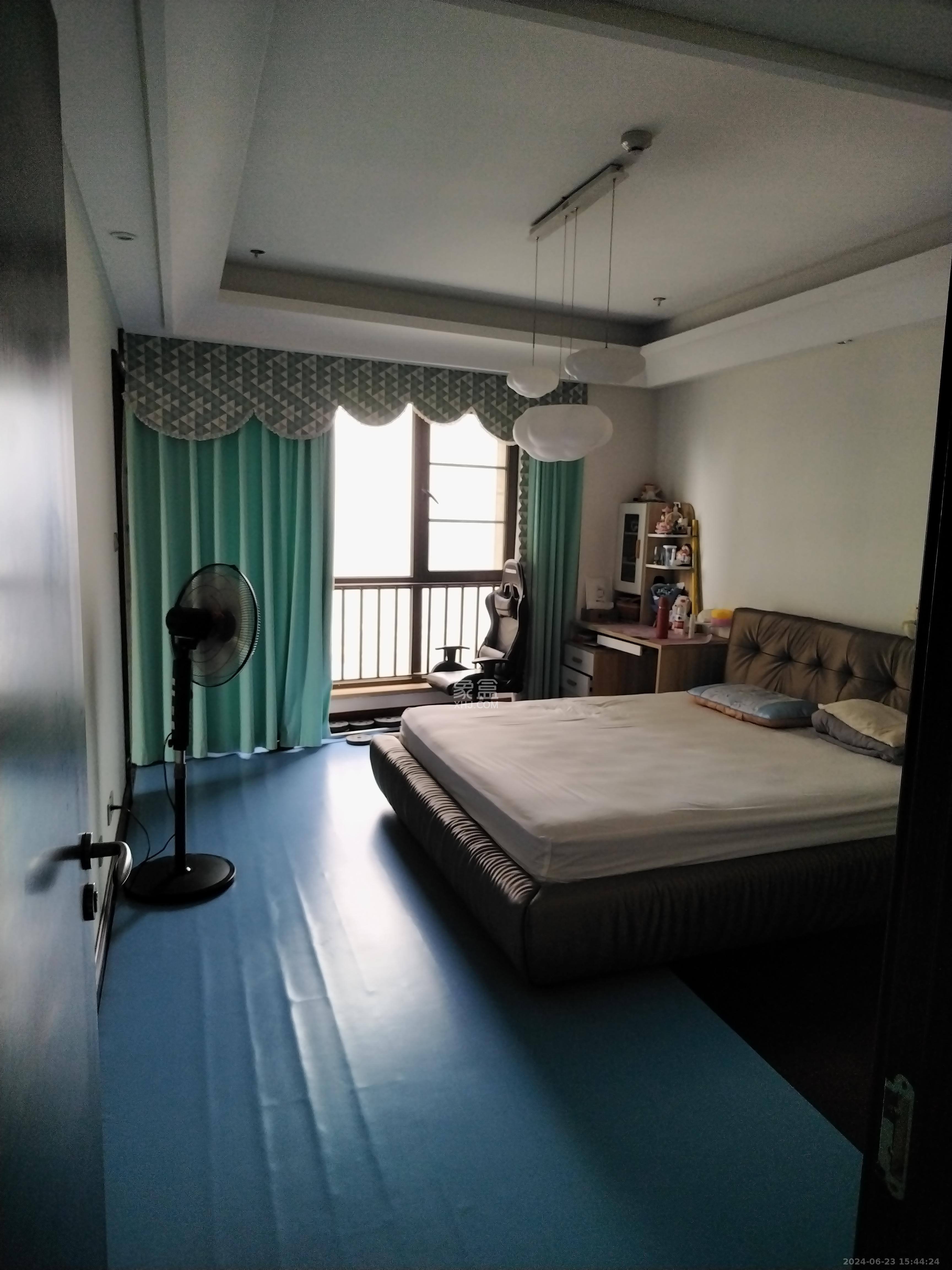 华远华中心  4室2厅3卫   18000.00元/月室内图