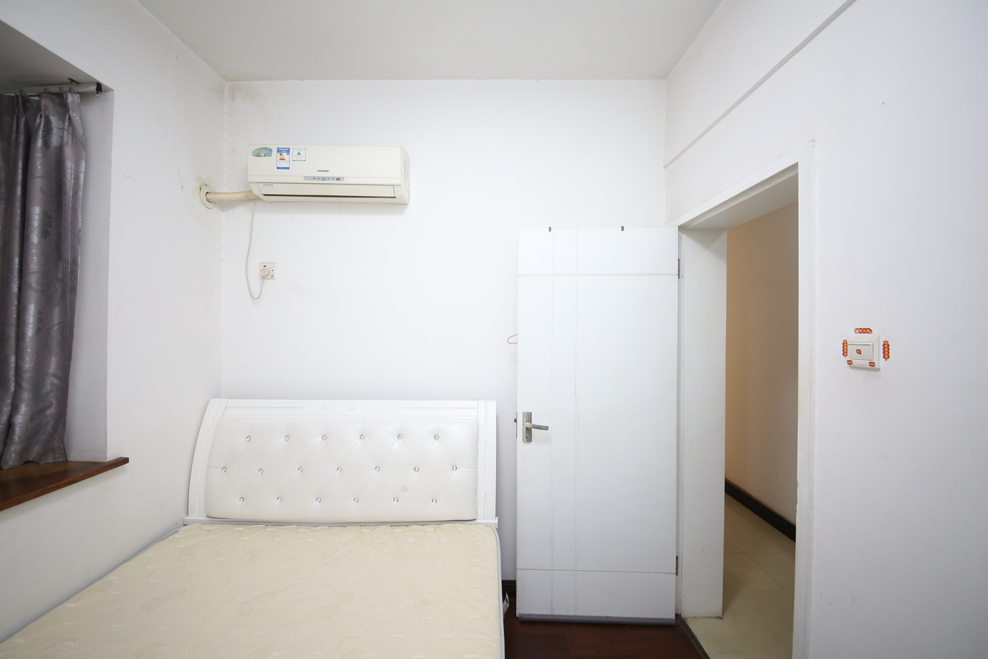 省建苑小区  4室2厅2卫   145.00万其他