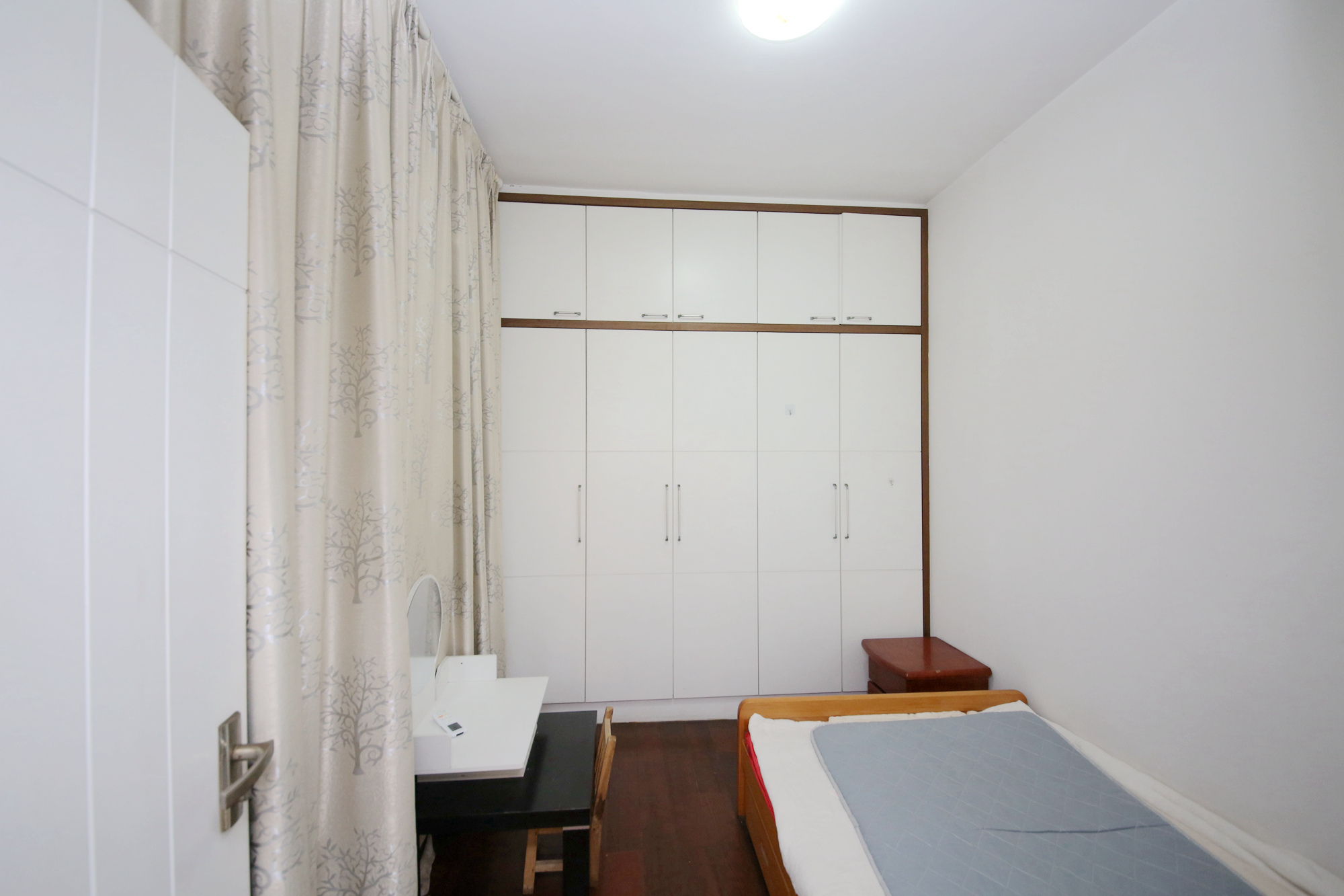 省建苑小区  4室2厅2卫   145.00万其他
