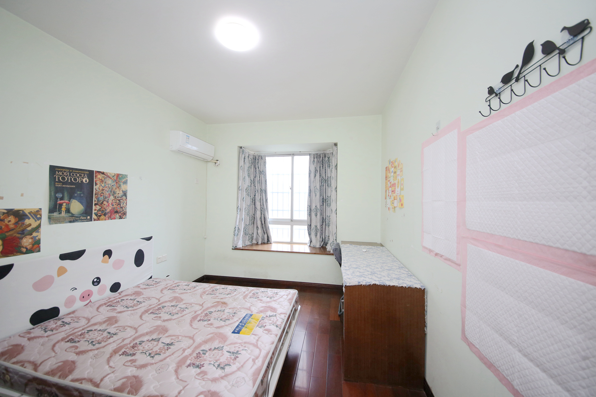 省建苑小区  4室2厅2卫   145.00万卧室
