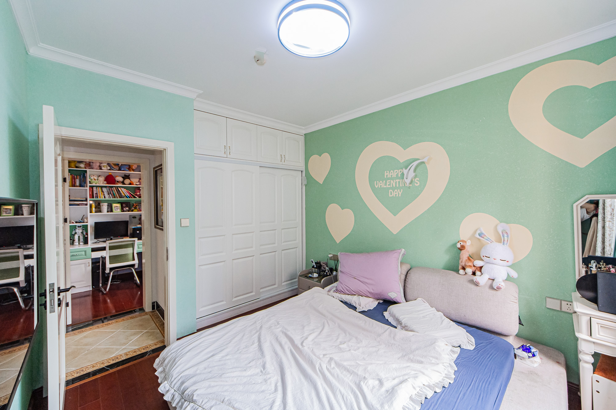 北辰三角洲E4区 3室2厅1卫 139.0万 北辰三角洲E4区 3室2厅1卫 139.0万卧室