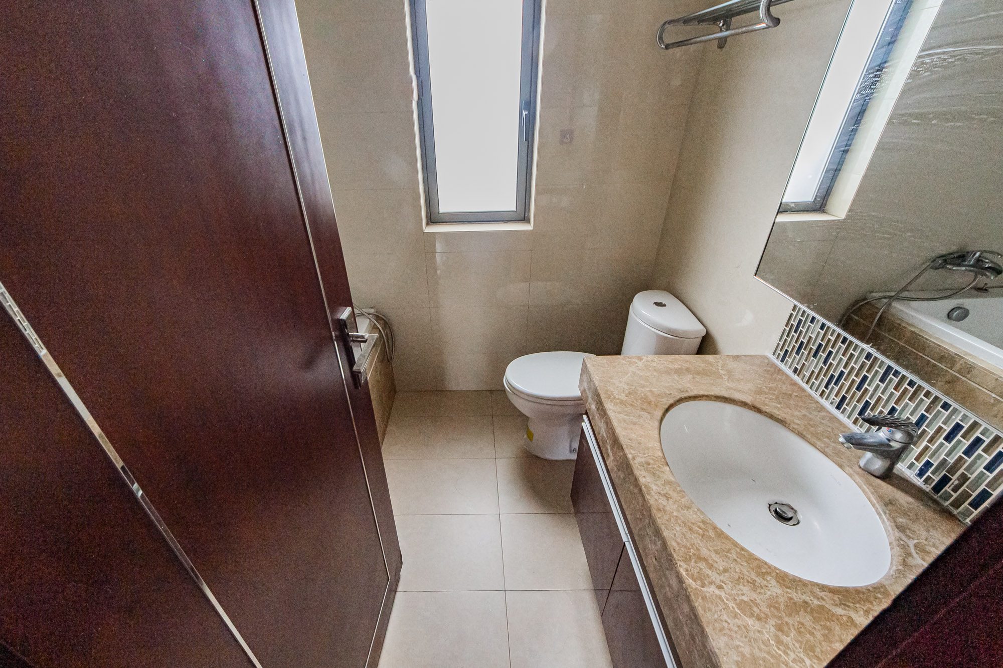 珠江郦城薰衣道  4室2厅2卫    136.6万 珠江郦城薰衣道  4室2厅2卫    136.6万卫生间