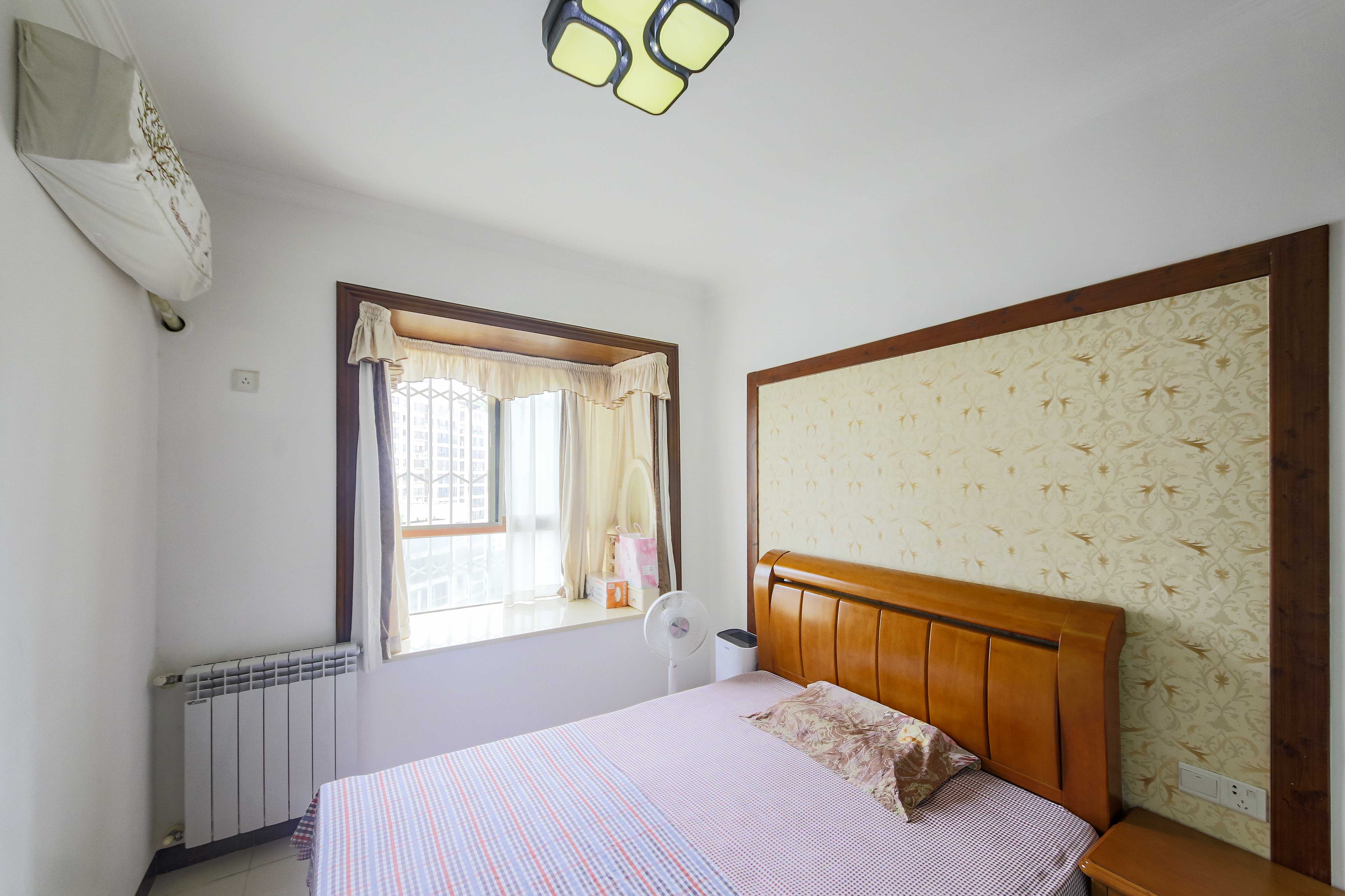 银杏嘉园 4室2厅2卫 226.0万 银杏嘉园 4室2厅2卫 226.0万卧室