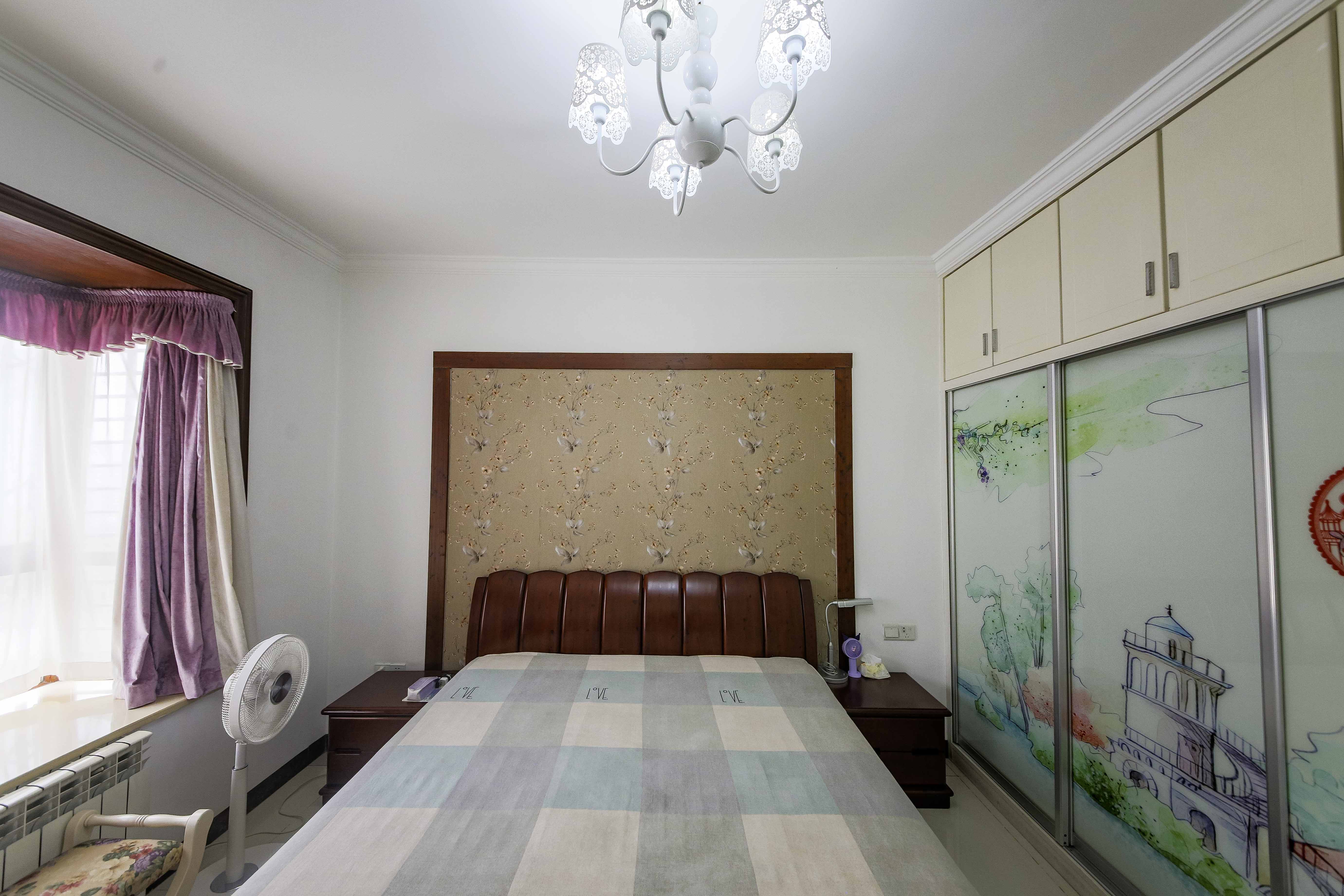 银杏嘉园 4室2厅2卫 226.0万 银杏嘉园 4室2厅2卫 226.0万卧室