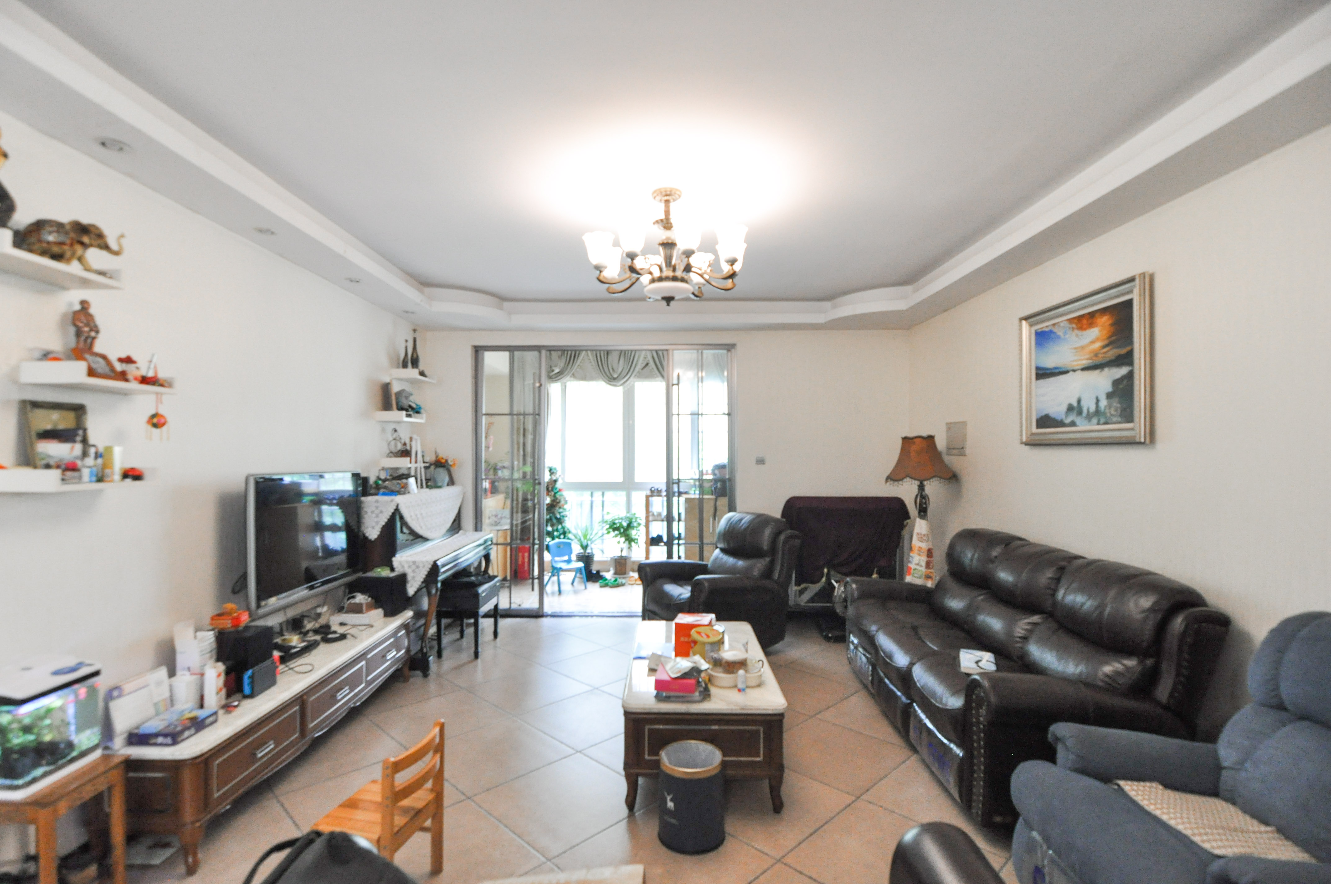 沁园春御院 3室2厅2卫 165.0万 沁园春御院 3室2厅2卫 165.0万客厅