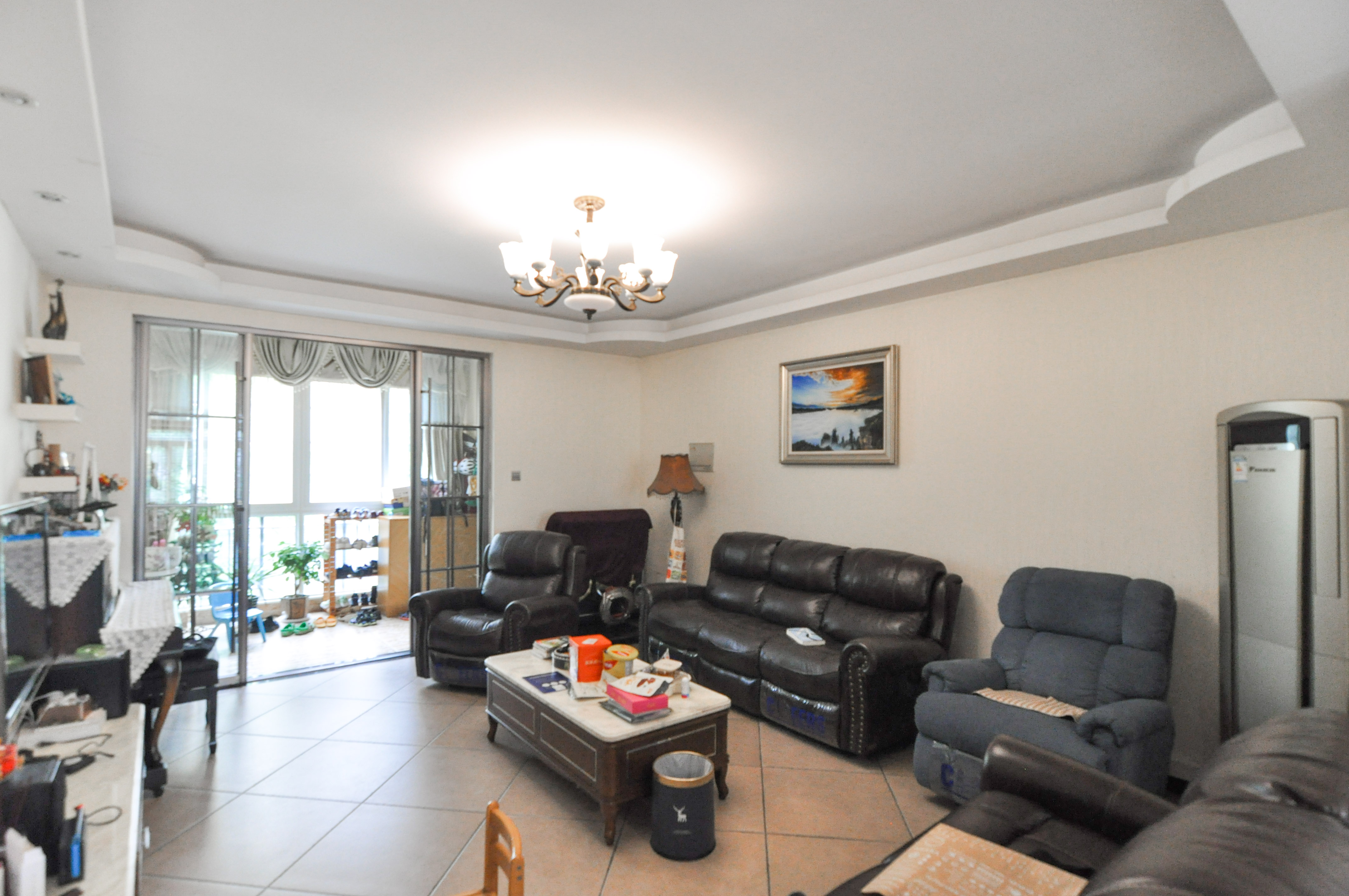 沁园春御院 3室2厅2卫 165.0万 沁园春御院 3室2厅2卫 165.0万客厅