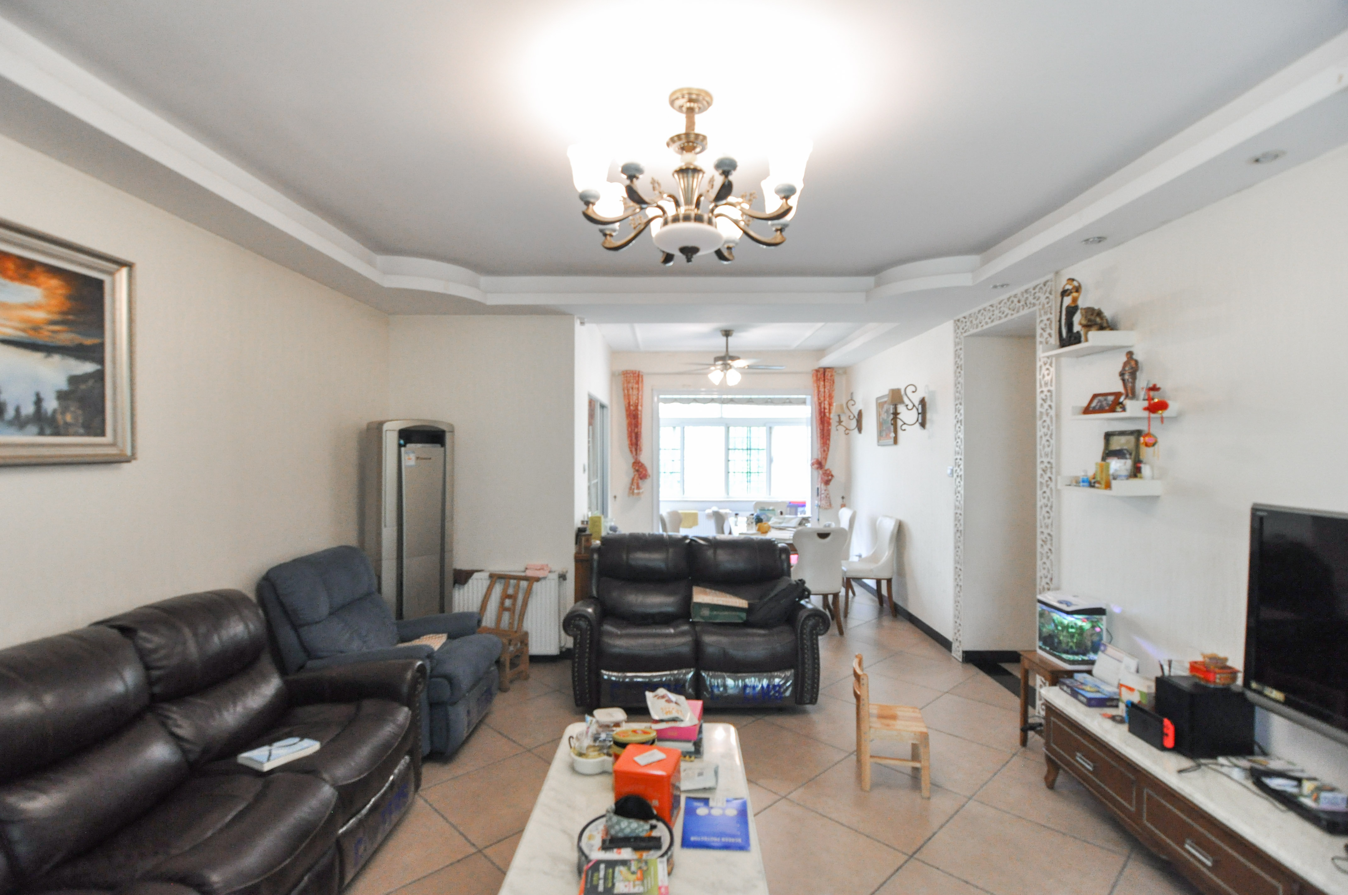 沁园春御院 3室2厅2卫 165.0万 沁园春御院 3室2厅2卫 165.0万客厅