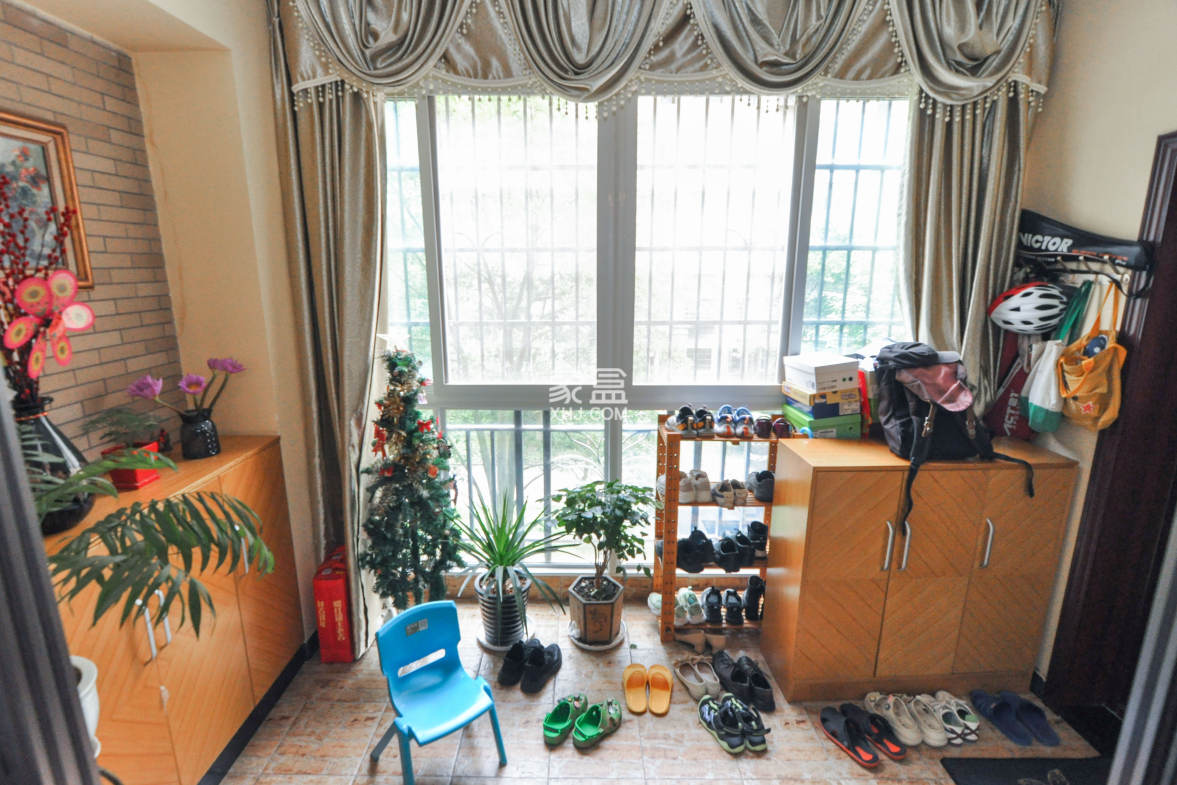 沁园春御院 3室2厅2卫 165.0万 沁园春御院 3室2厅2卫 165.0万其他