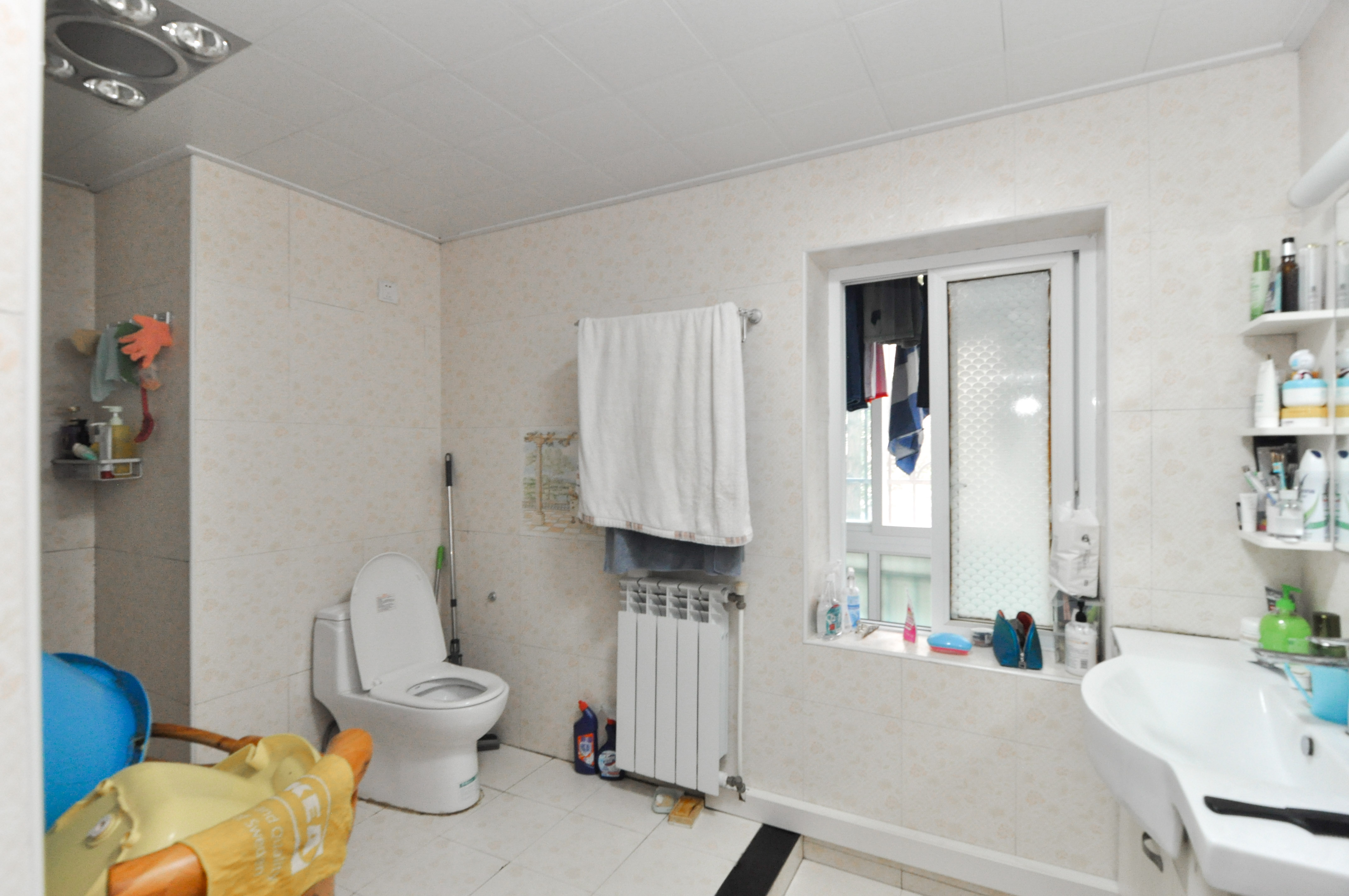 沁园春御院 3室2厅2卫 165.0万 沁园春御院 3室2厅2卫 165.0万卫生间