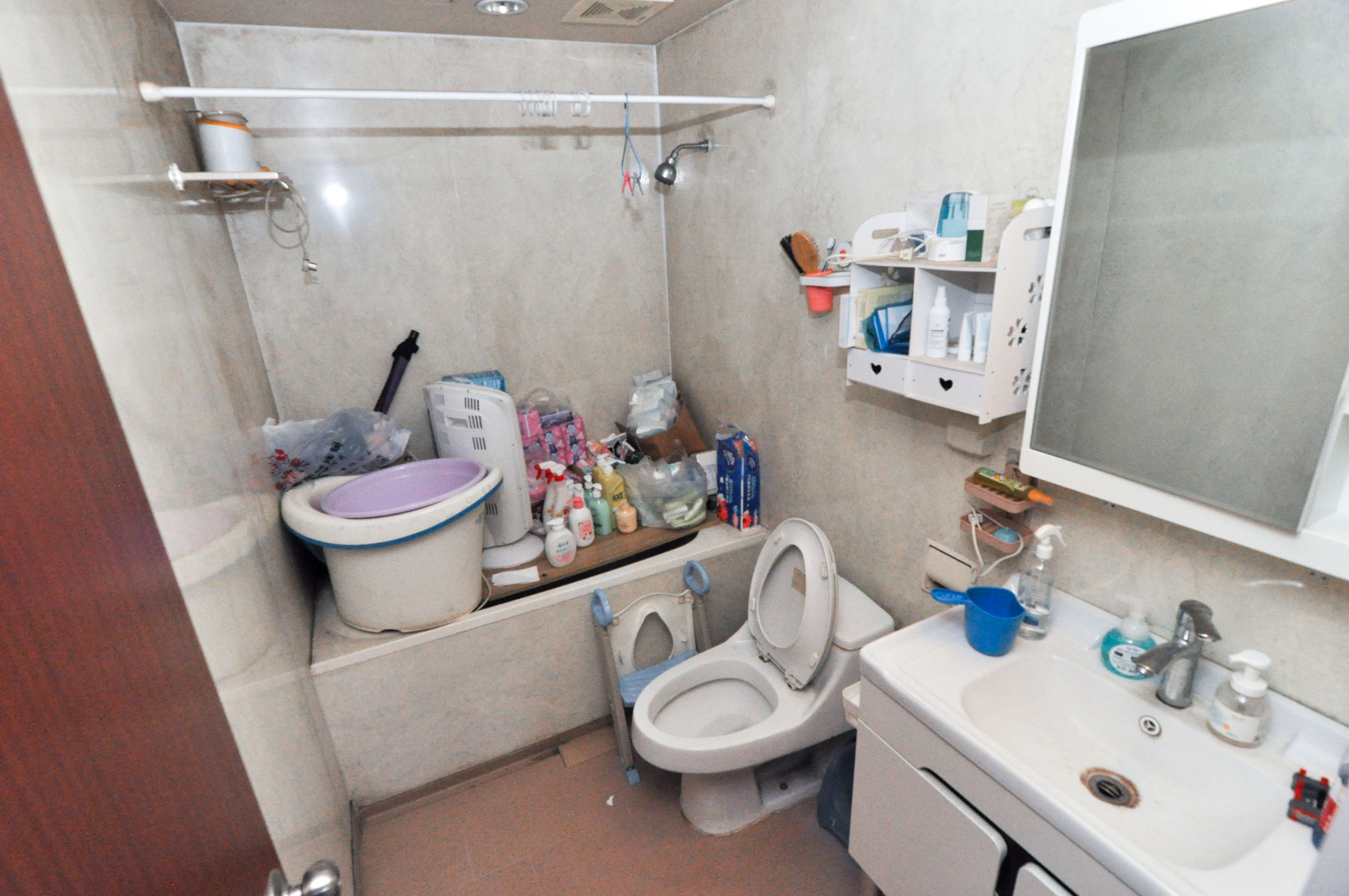 远大麓园  3室2厅2卫    79.8万 远大麓园  3室2厅2卫    79.8万卫生间