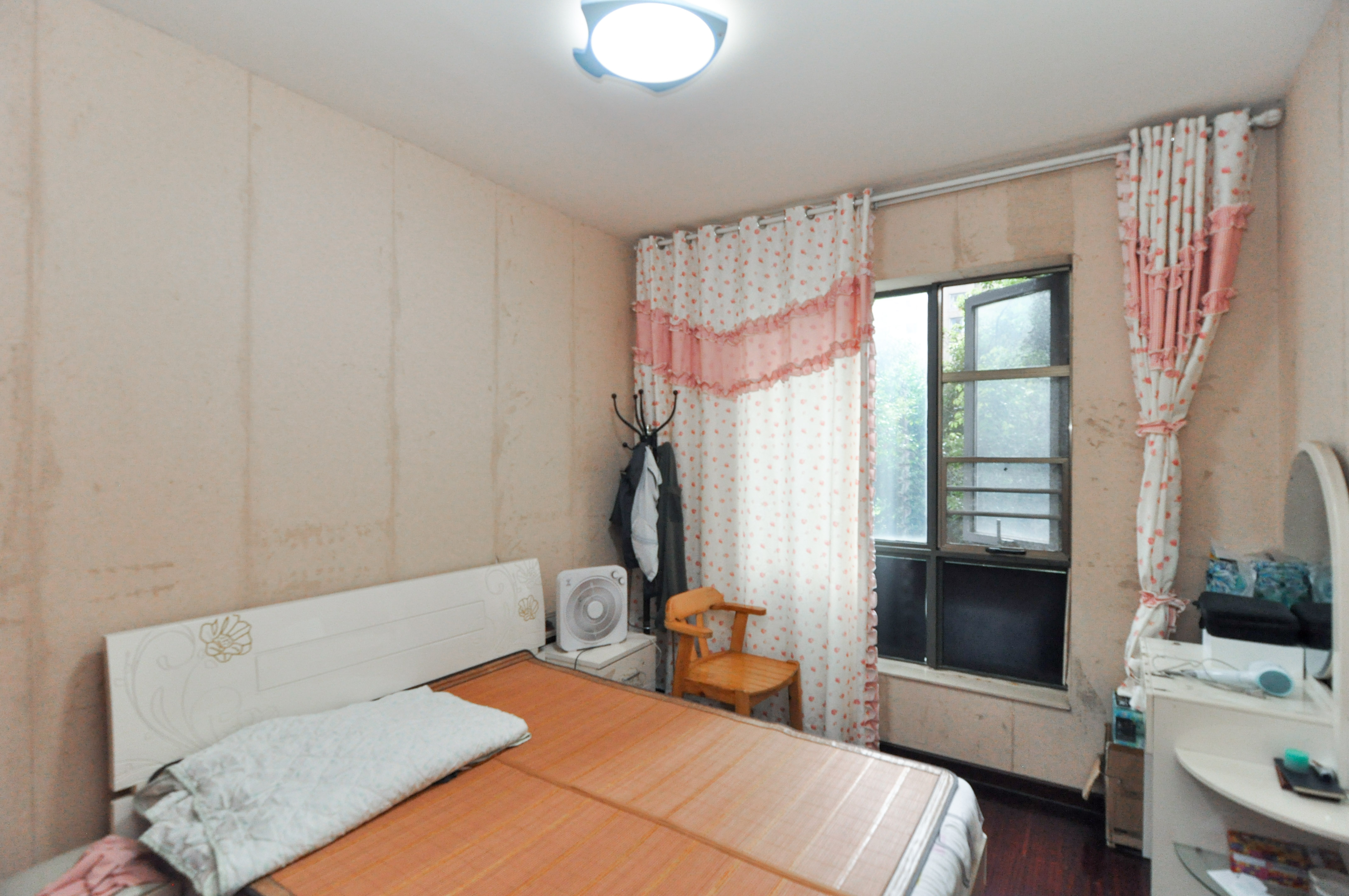 远大麓园  3室2厅2卫    79.8万 远大麓园  3室2厅2卫    79.8万卧室