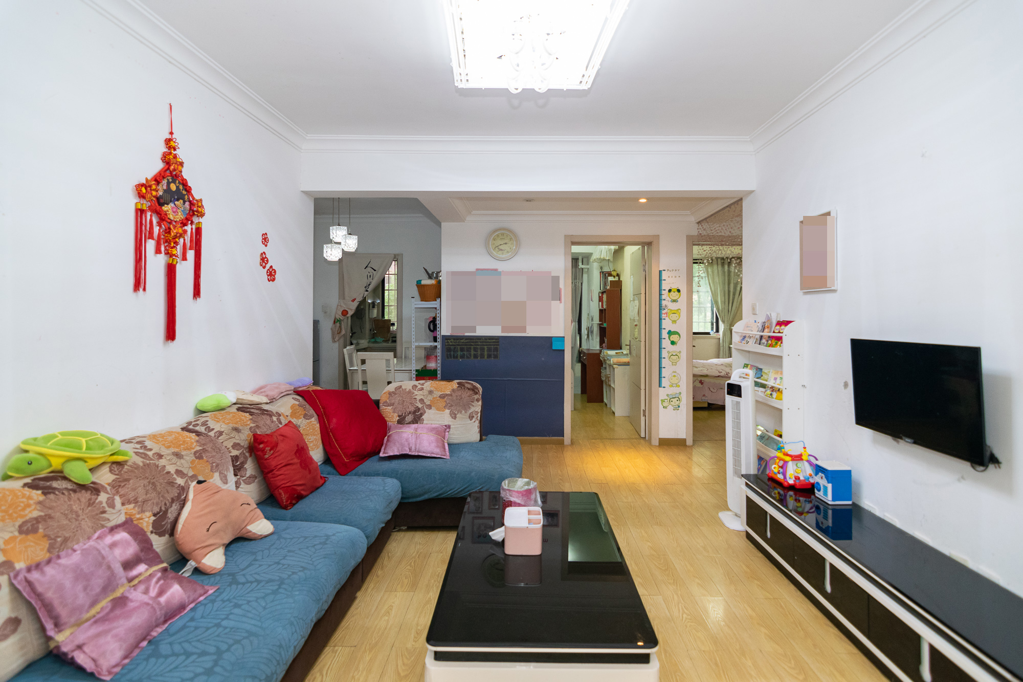 新城国际花都 3室2厅1卫 56.0万 新城国际花都 3室2厅1卫 56.0万客厅