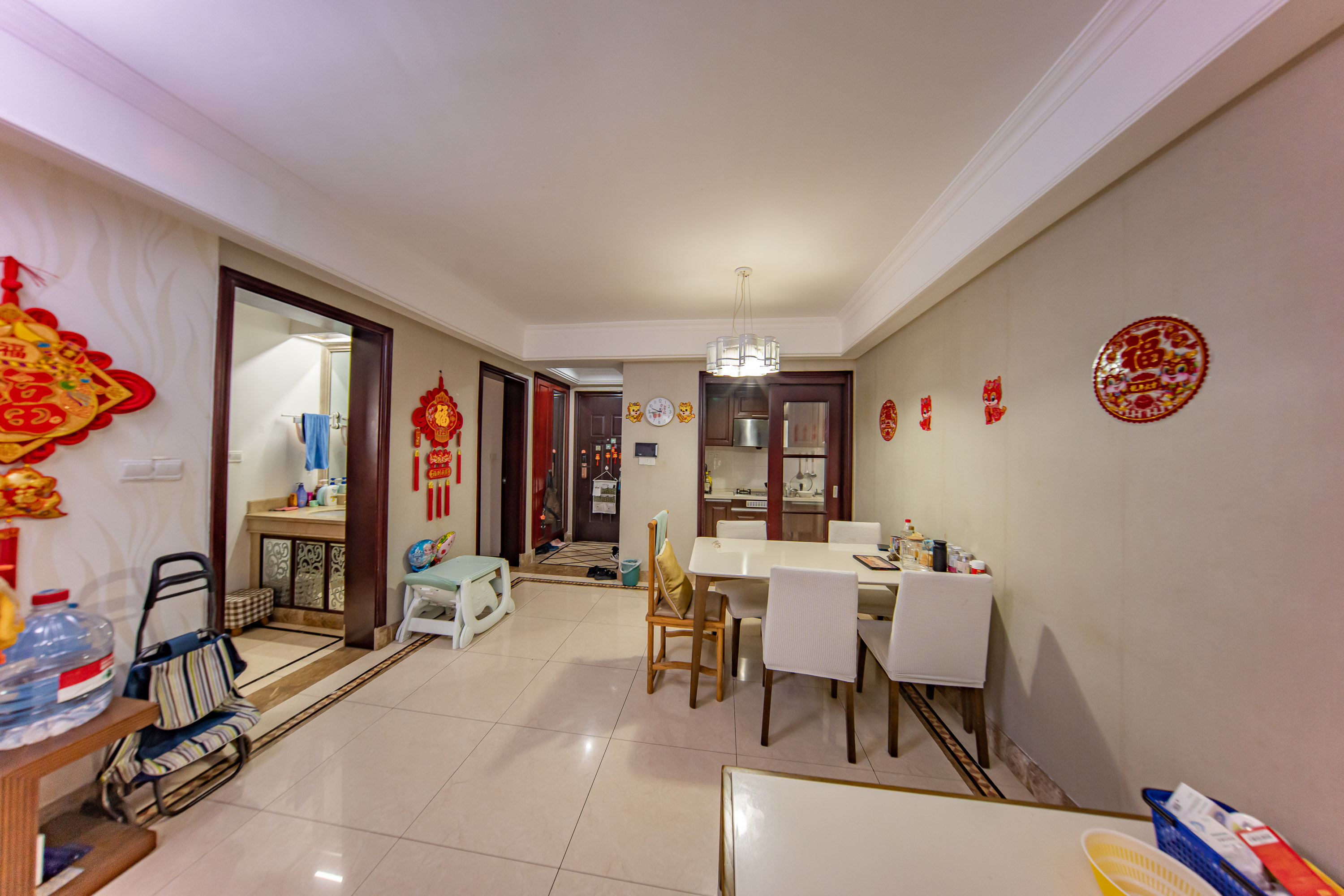 中海国际一期  3室2厅1卫    73.0万客厅